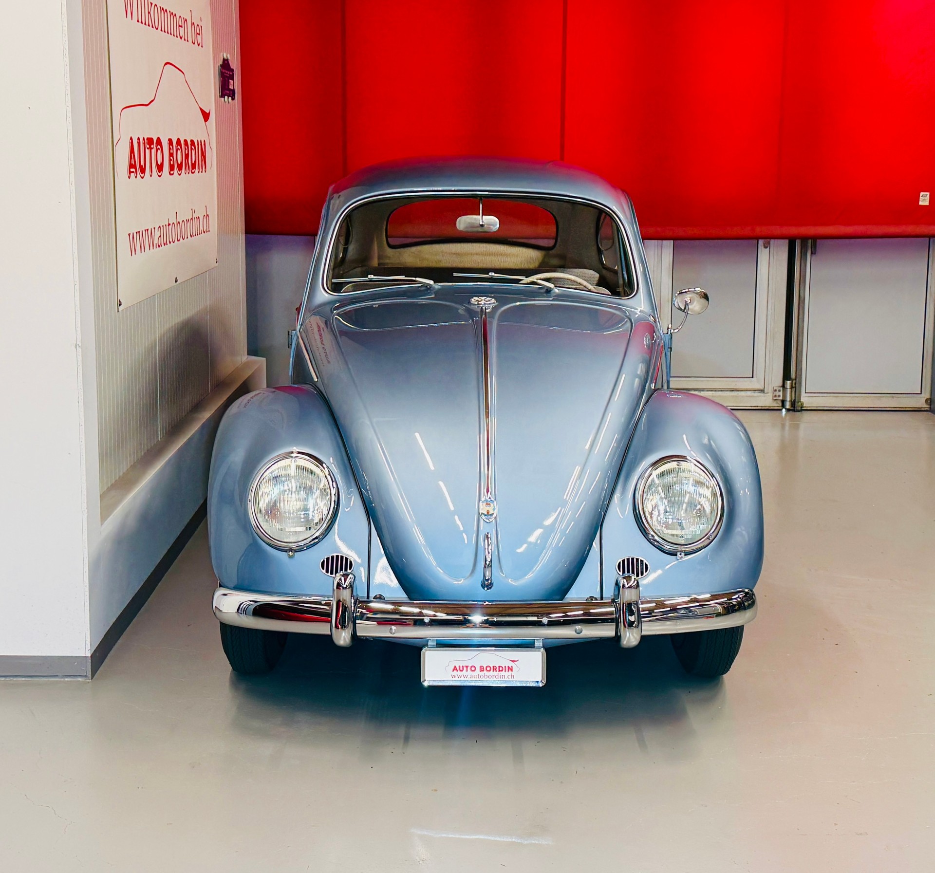 VW Käfer 113 1957 "Zwitter" mit Winker-Blinker & originales Filmauto aus „Der Fall Vera Brühne“ | Deutscher Spielfilm-image-1