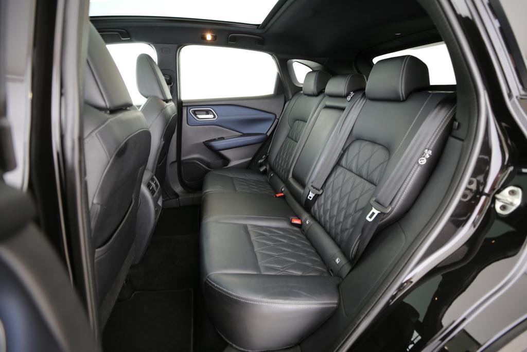 NISSAN Qashqai 1.3 DIG-T Tekna 4x4-image-9