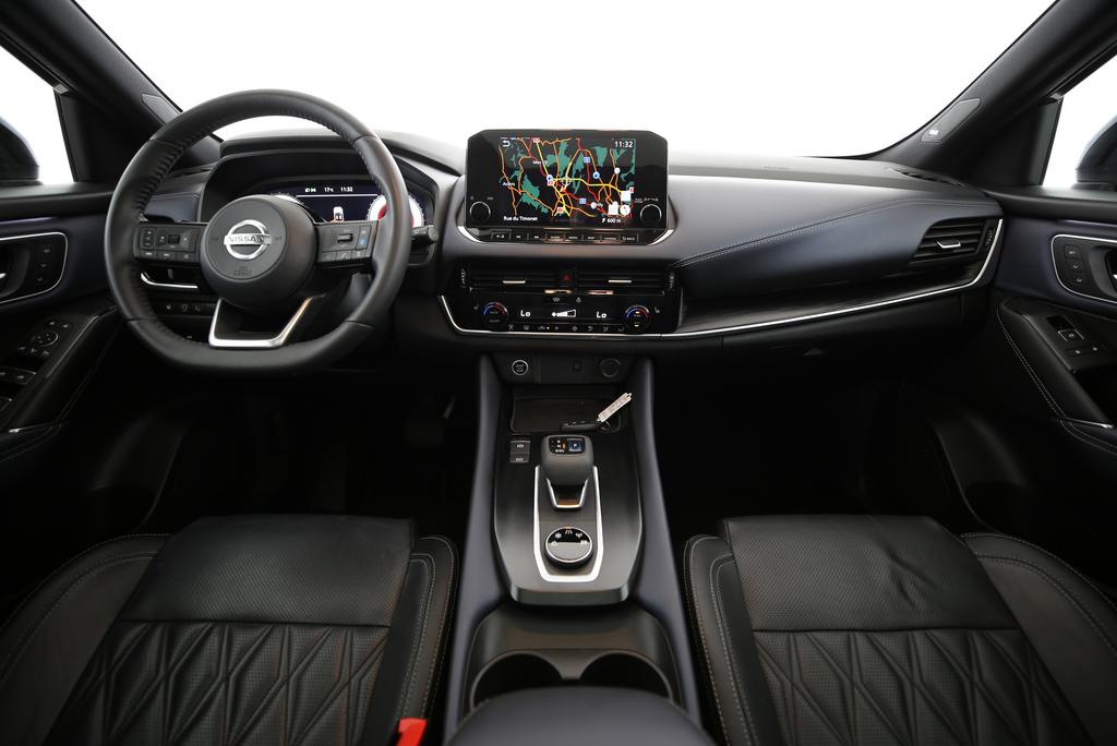 NISSAN Qashqai 1.3 DIG-T Tekna 4x4-image-8