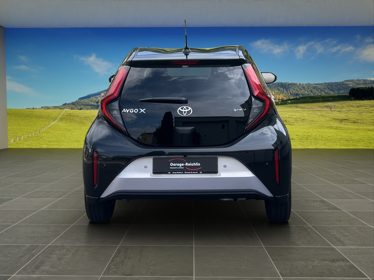 TOYOTA Aygo X 1.5 VVT-i HSD Trend-showroom-element-3