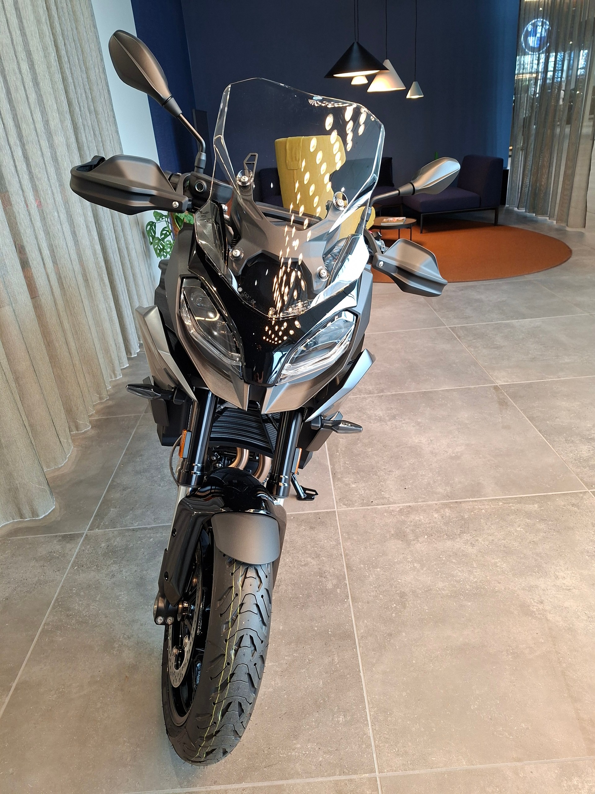 BMW F 900 XR A2-showroom-element-2