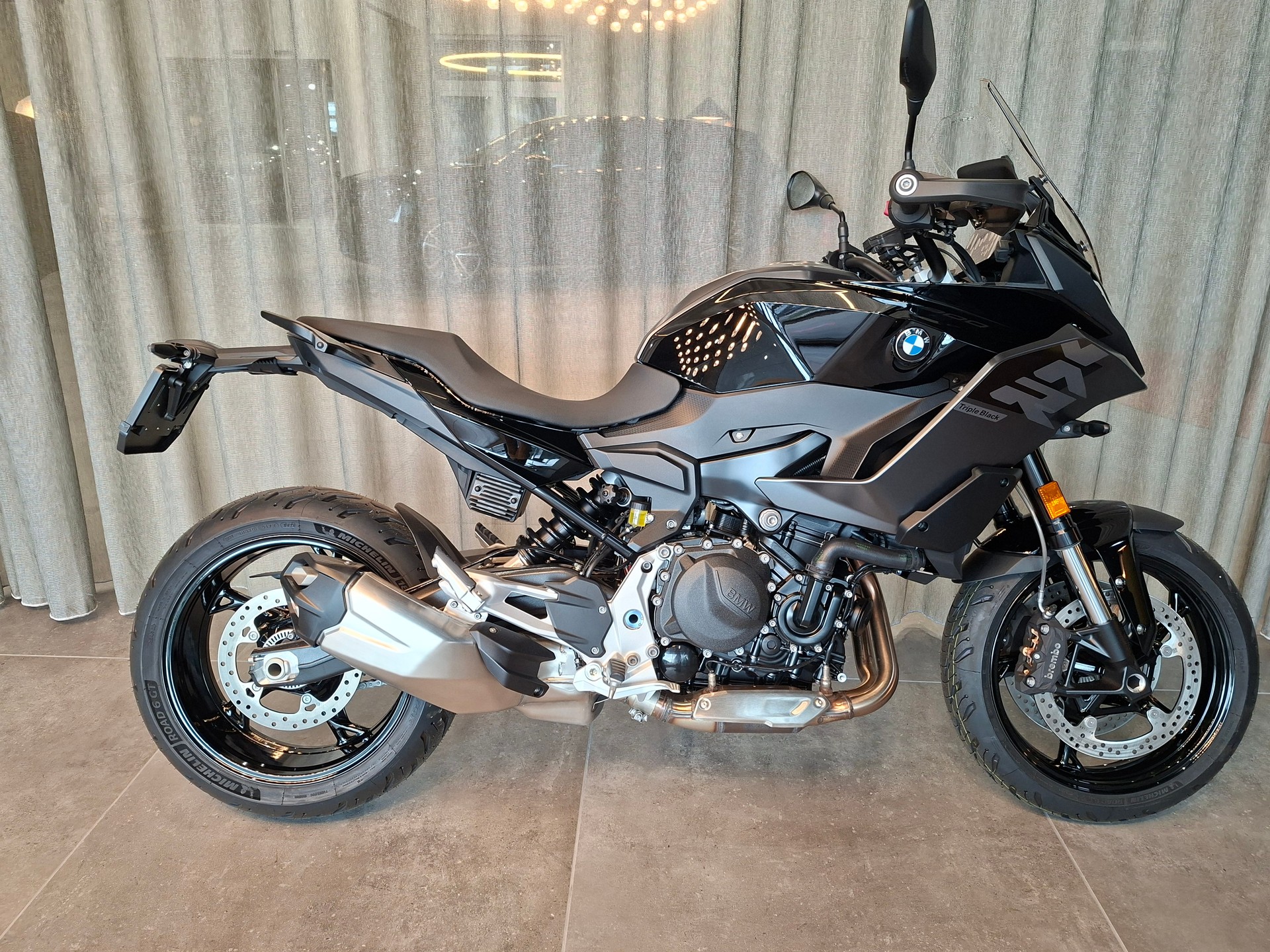 BMW F 900 XR A2