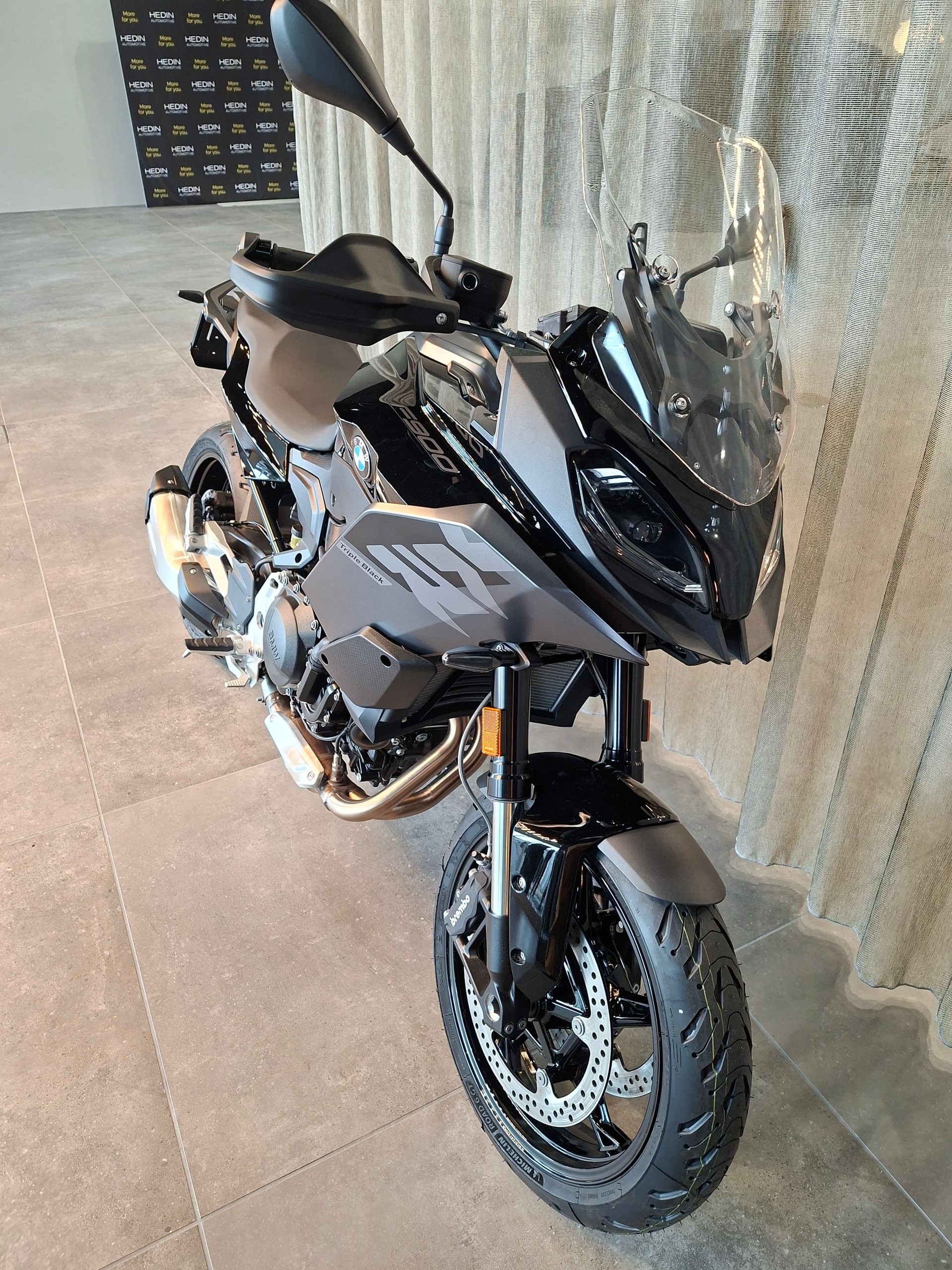 BMW F 900 XR A2-showroom-element-1