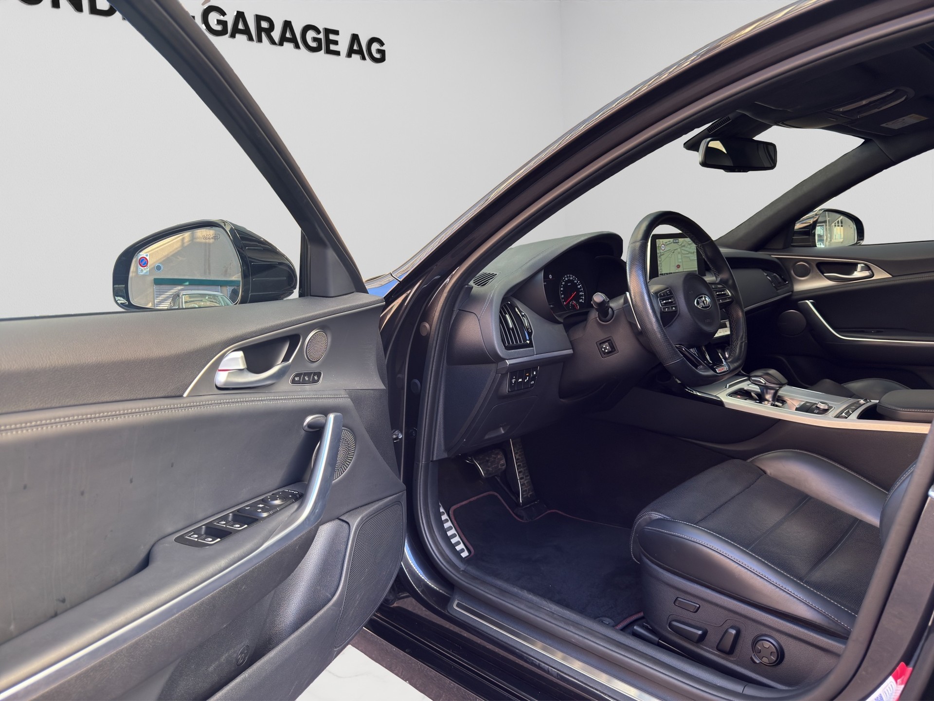 KIA Stinger 3.3 T-GDi GT AWD-image-8
