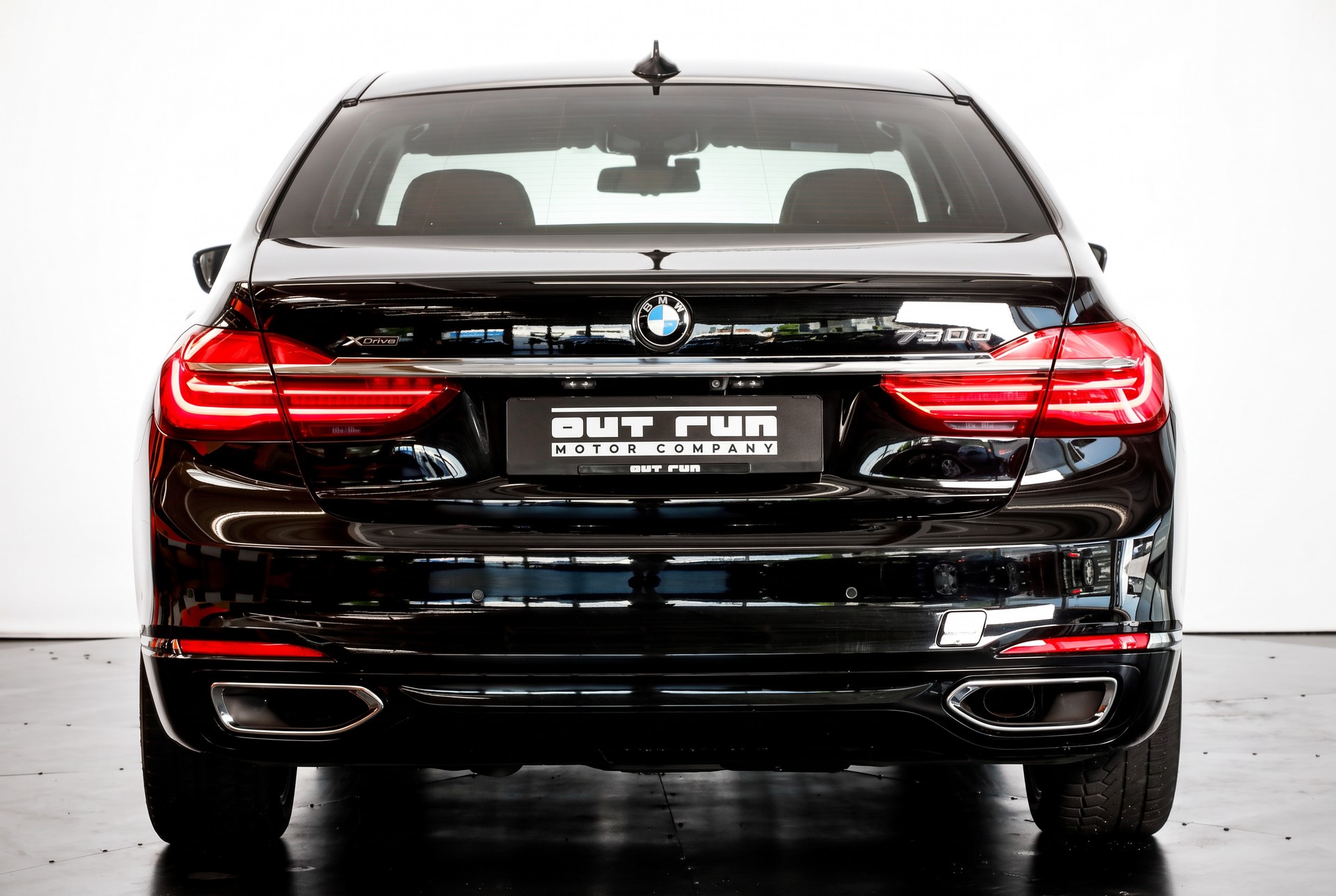BMW 730d xDrive Steptronic Head-Up Display / Surround View / harman-Kardon-showroom-element-2