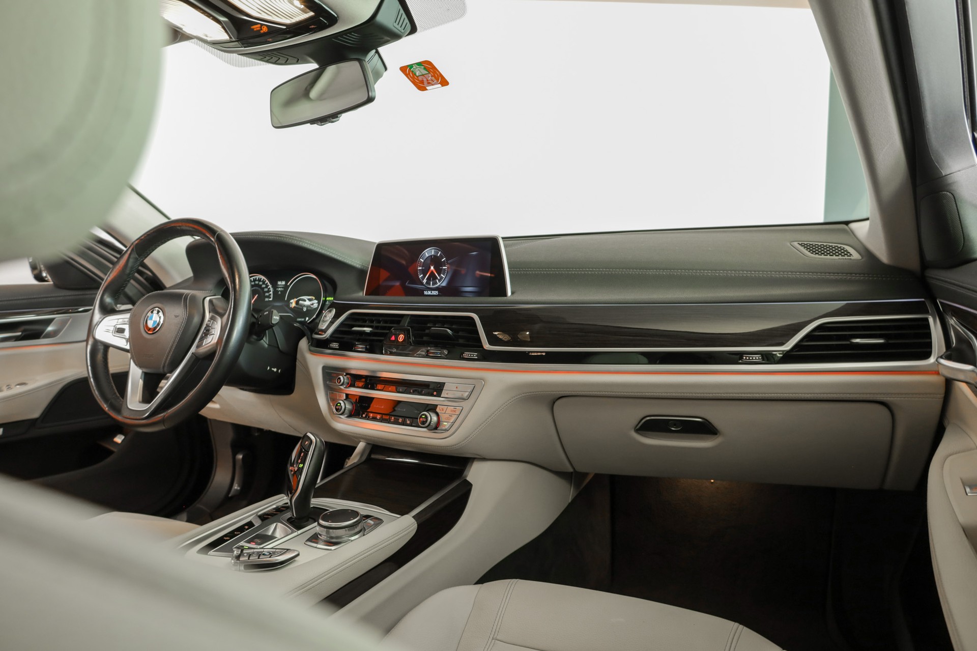 BMW 730d xDrive Steptronic Head-Up Display / Surround View / harman-Kardon-showroom-element-3