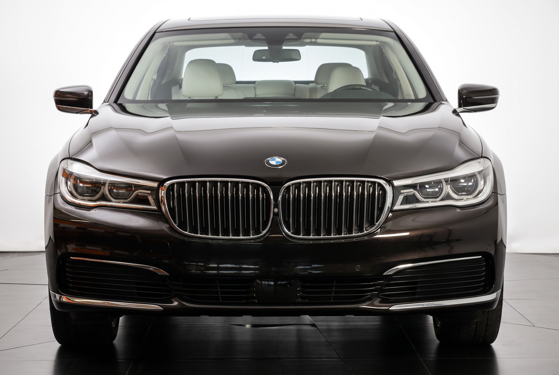 BMW 730d xDrive Steptronic Head-Up Display / Surround View / harman-Kardon-showroom-element-1