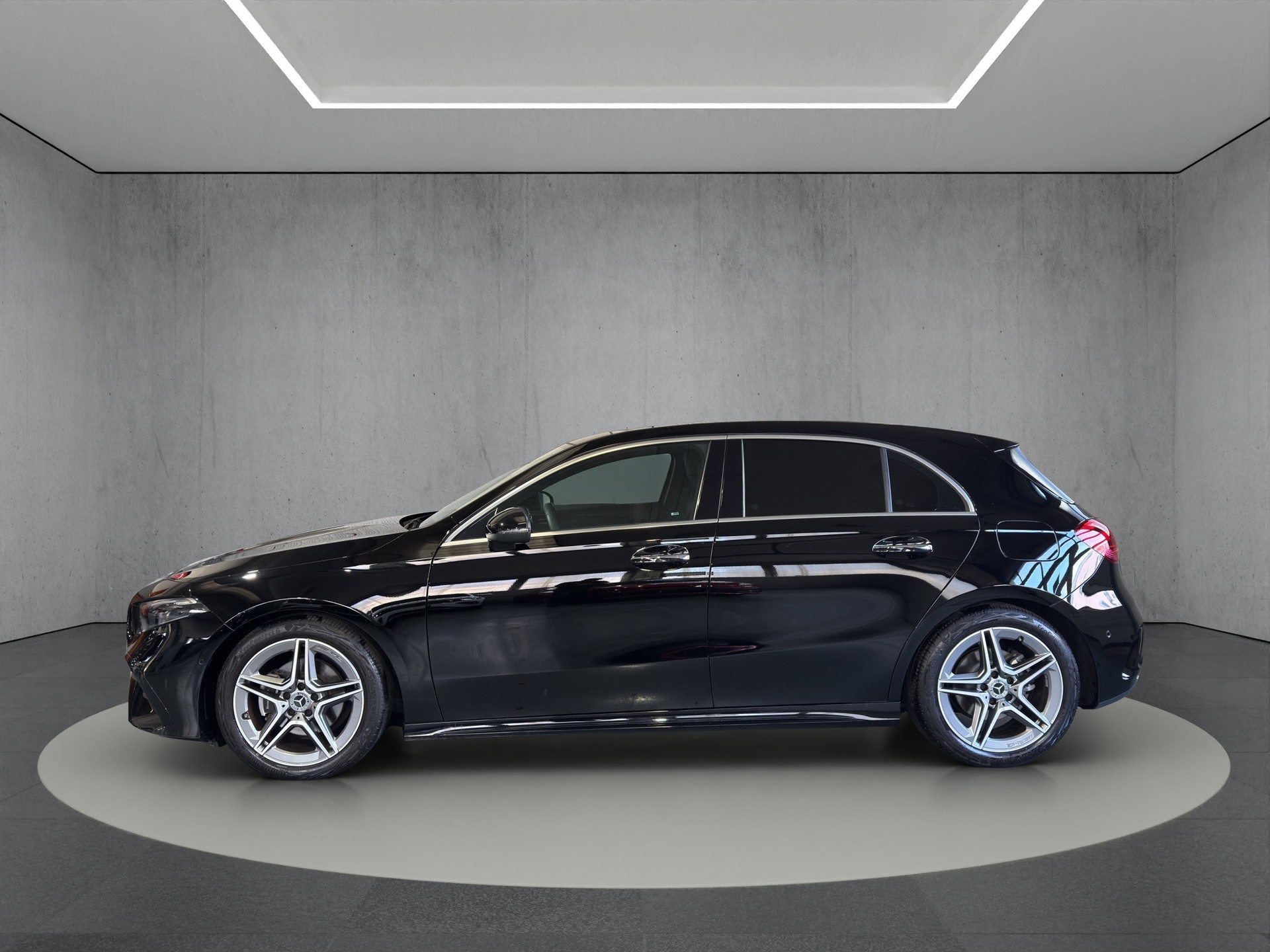 MERCEDES-BENZ A 200 7G-DCT "Panoramaschiebedach-RF.-Kamera-Navi"-showroom-element-2