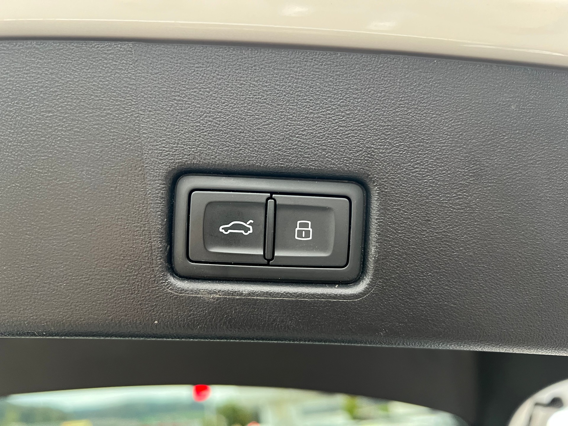 AUDI Q4 e-tron Sportback 50 quattro * Anhängerkupplung * Frisch ab MFK * S-Line-image-15