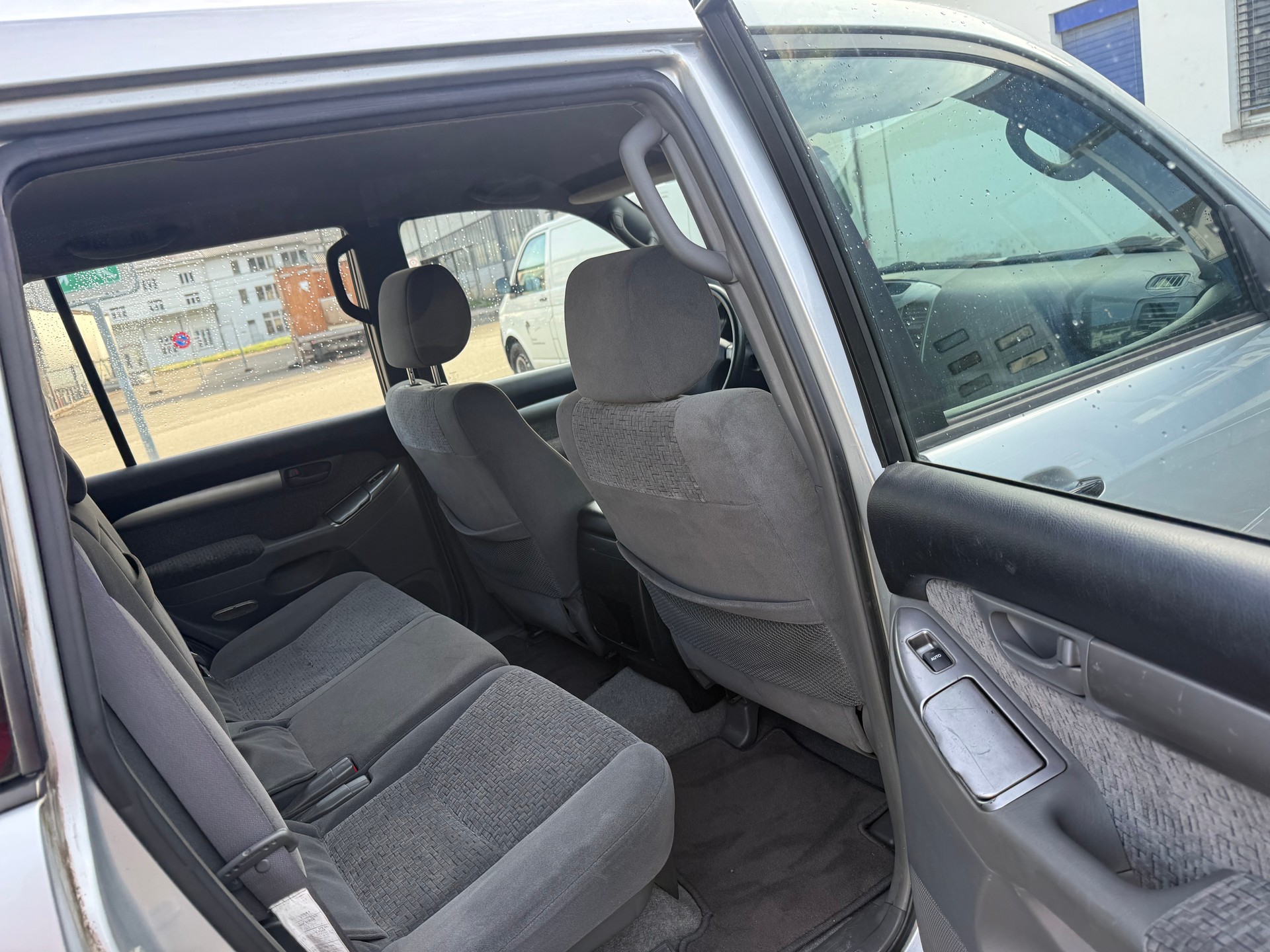 TOYOTA Land Cruiser 3.0 TD Linea Terra-image-11