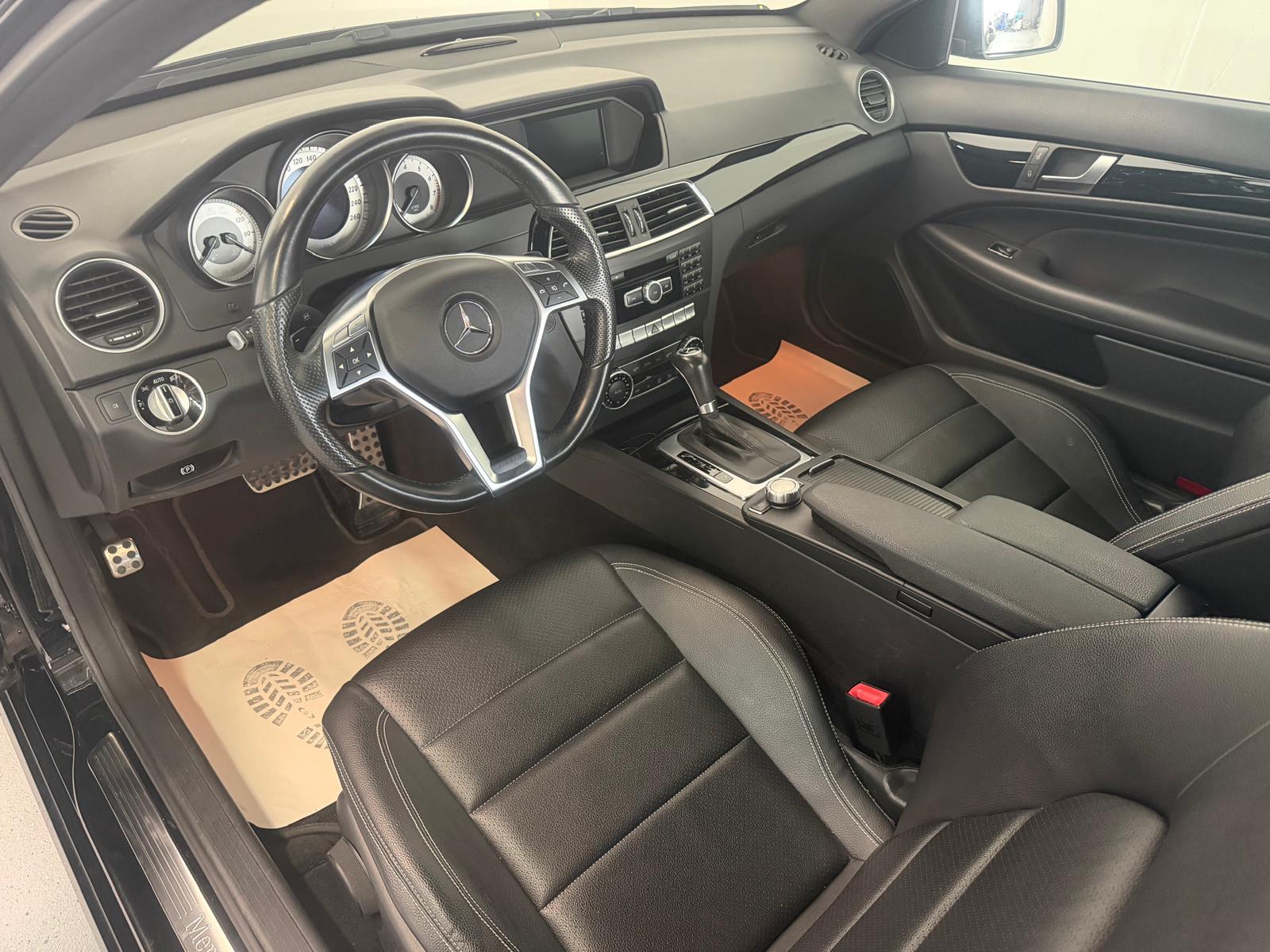 MERCEDES-BENZ C 180 Coupé 7G-Tronic-image-15
