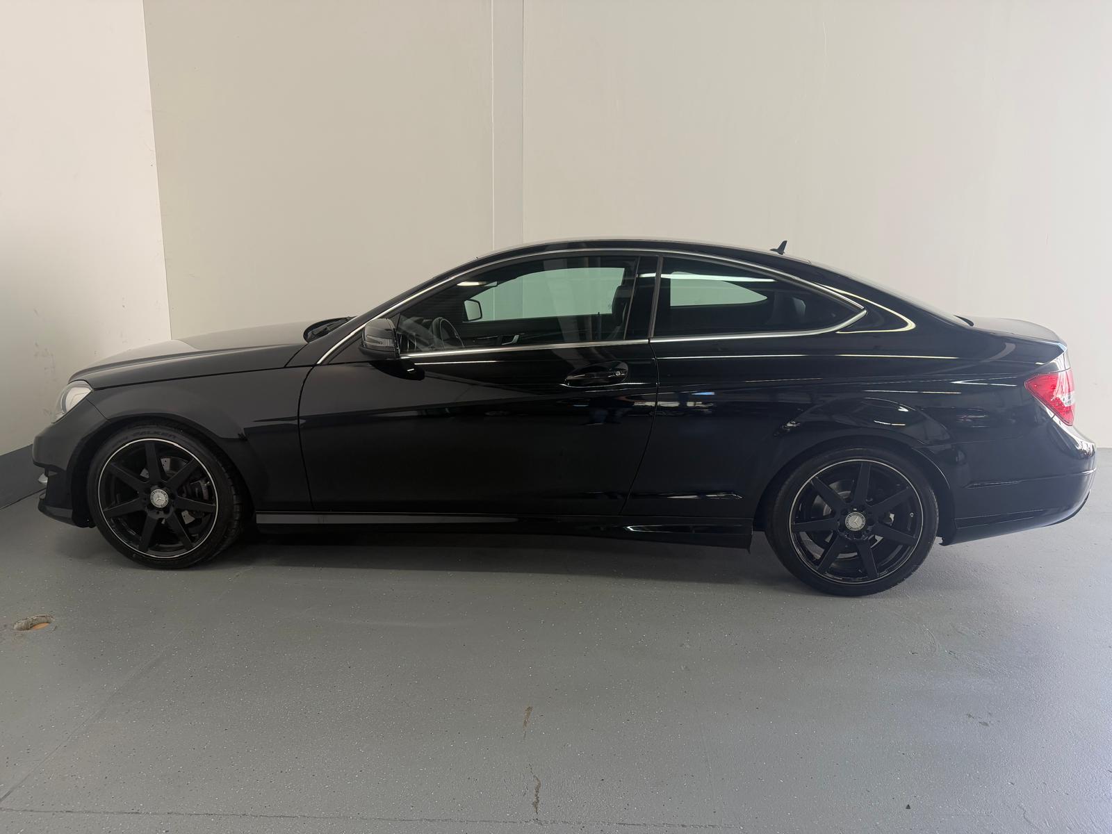 MERCEDES-BENZ C 180 Coupé 7G-Tronic-image-6