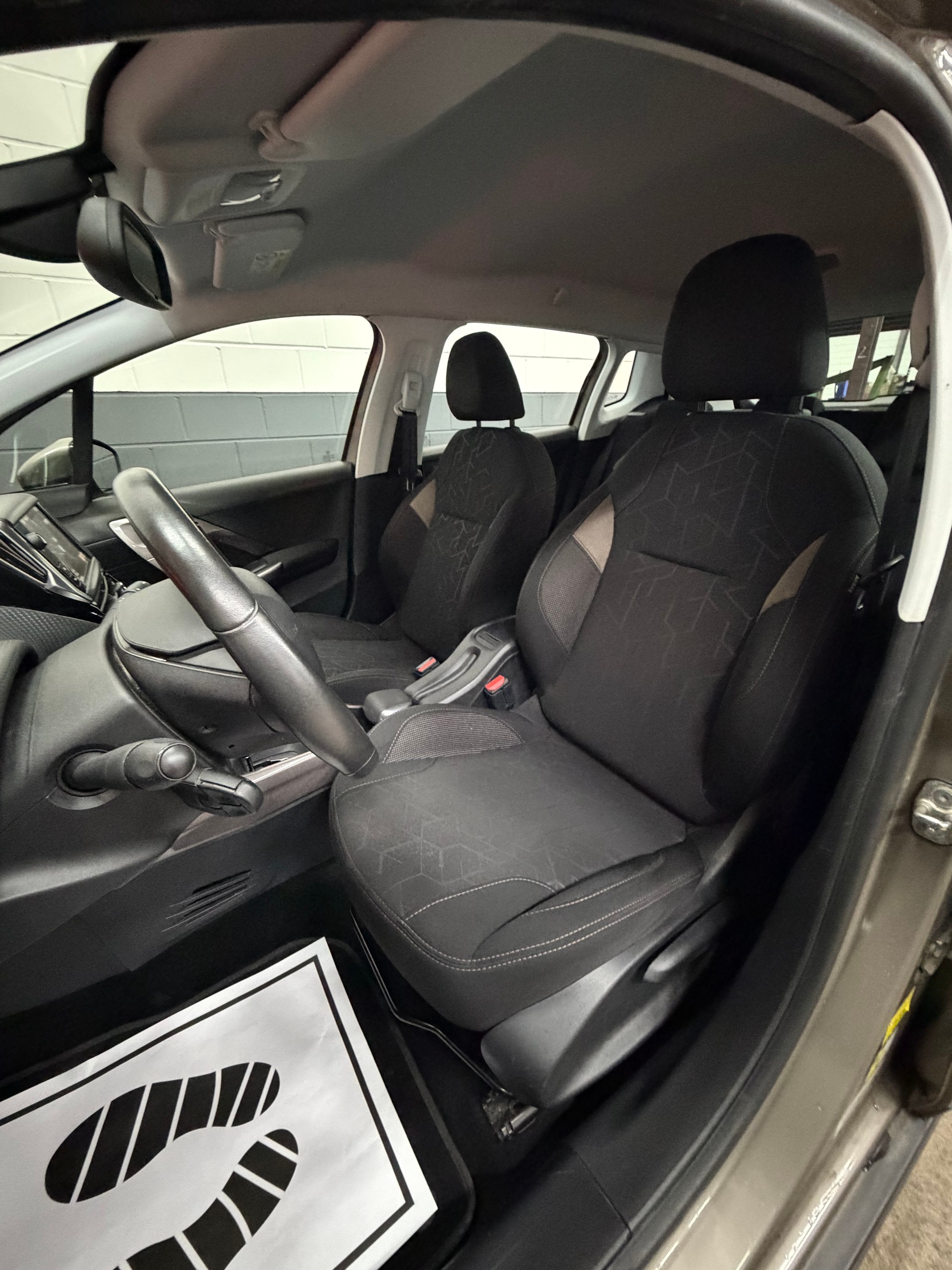 PEUGEOT 2008 1.2 PureTech Active EAT6 //NEU AB MFK!-image-13