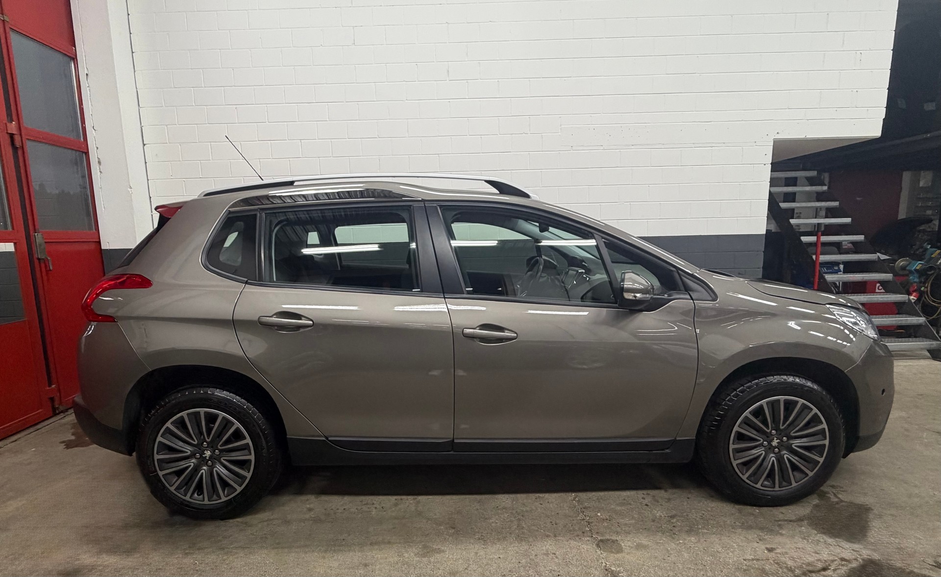 PEUGEOT 2008 1.2 PureTech Active EAT6 //NEU AB MFK!-image-4