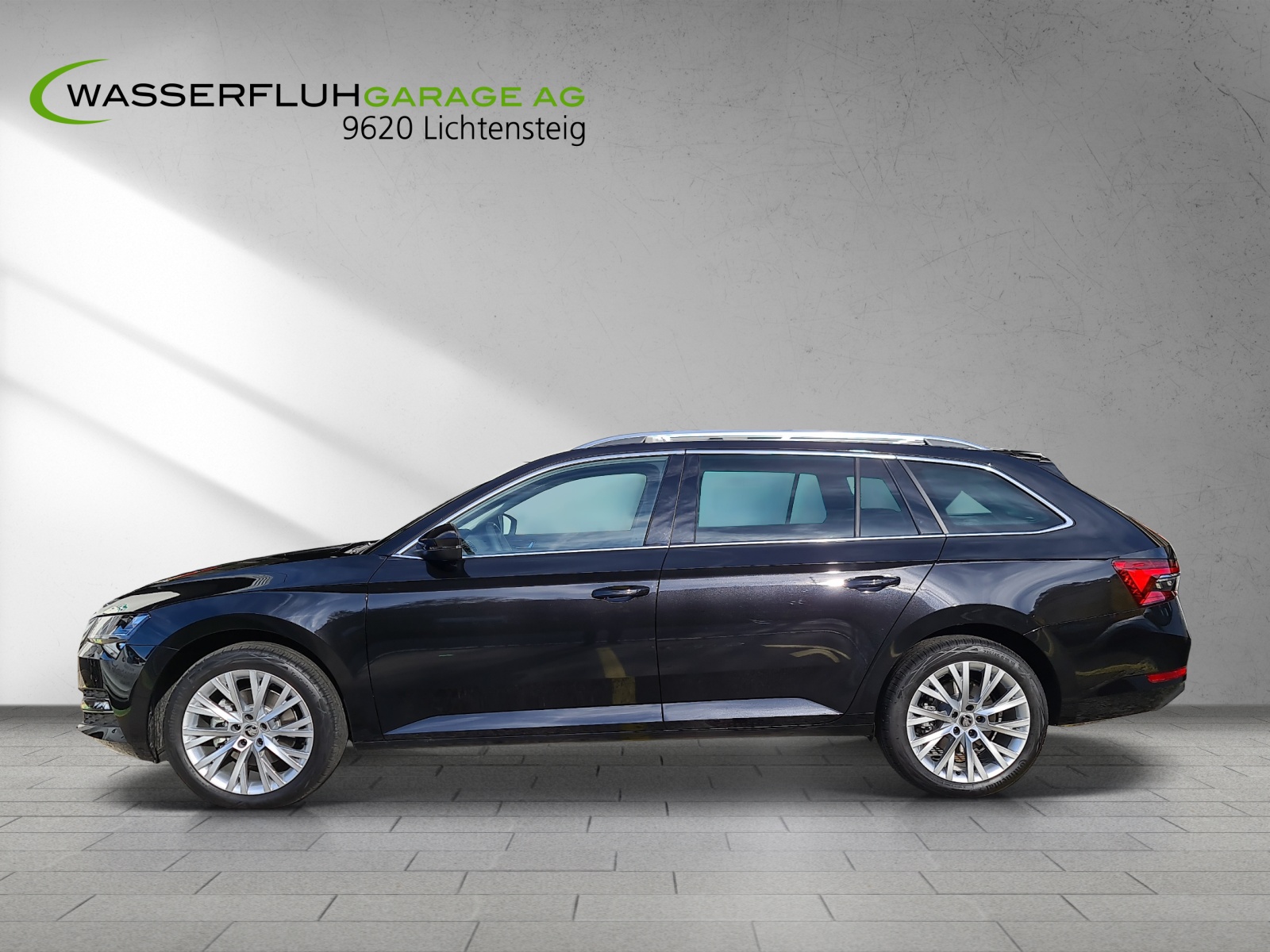 SKODA Superb Combi 2.0 TDi Style 4x4 DSG-showroom-element-2
