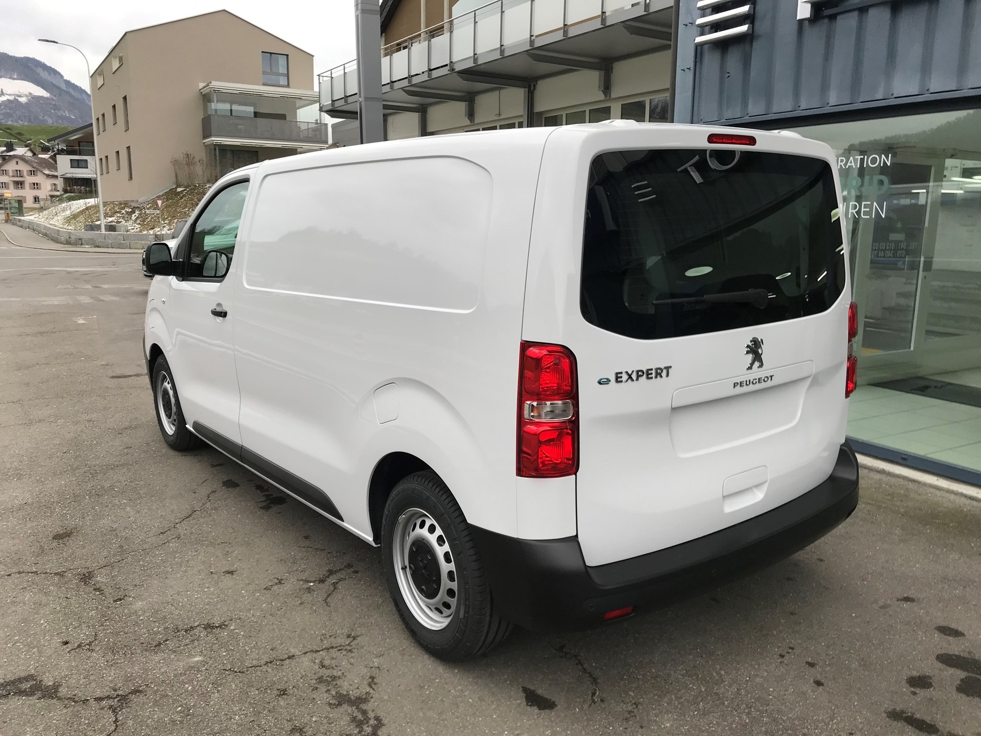 PEUGEOT Expert 75 KWh Premium Standard-showroom-element-3