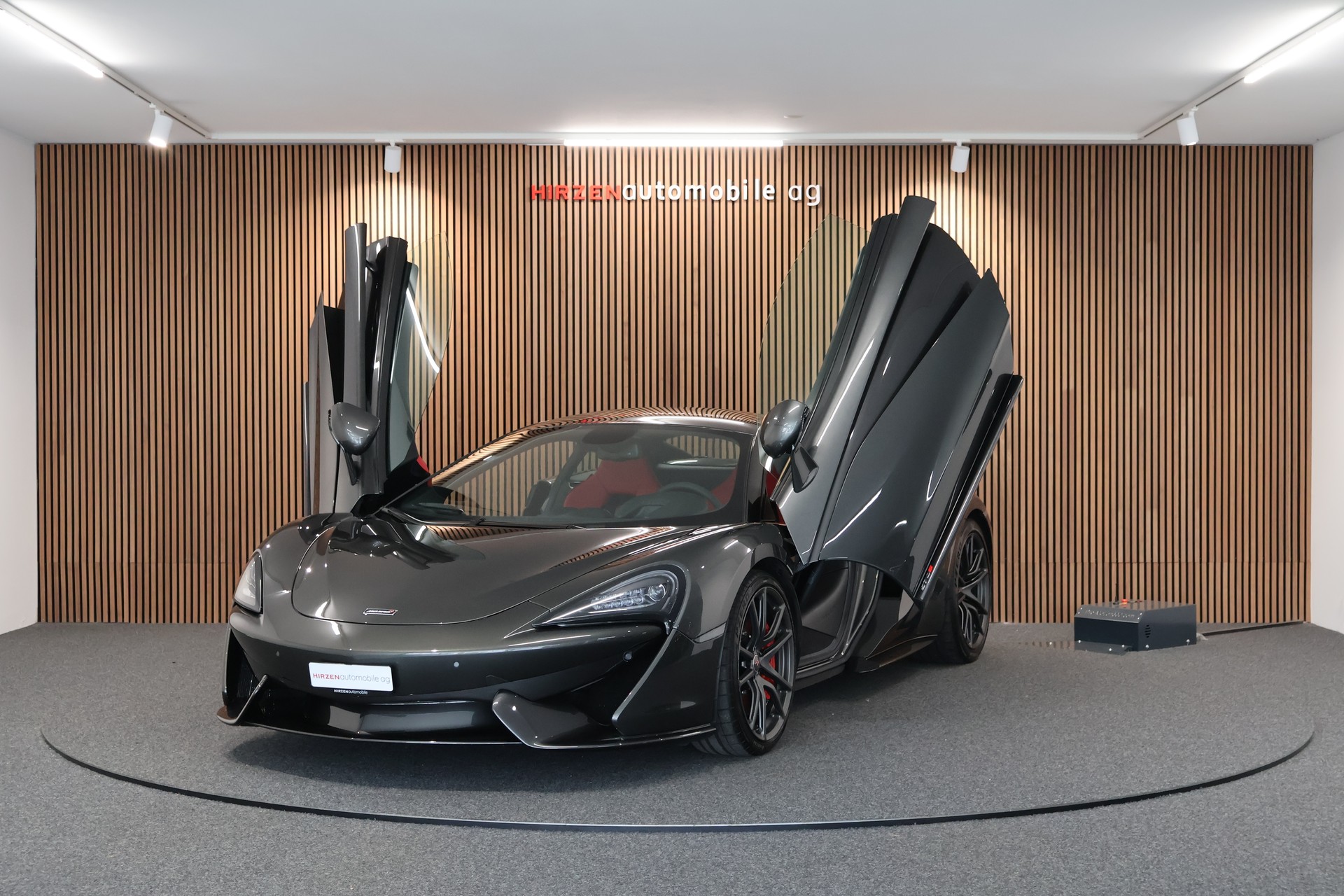 McLAREN 570S Coupé 3.8 V8 SSG