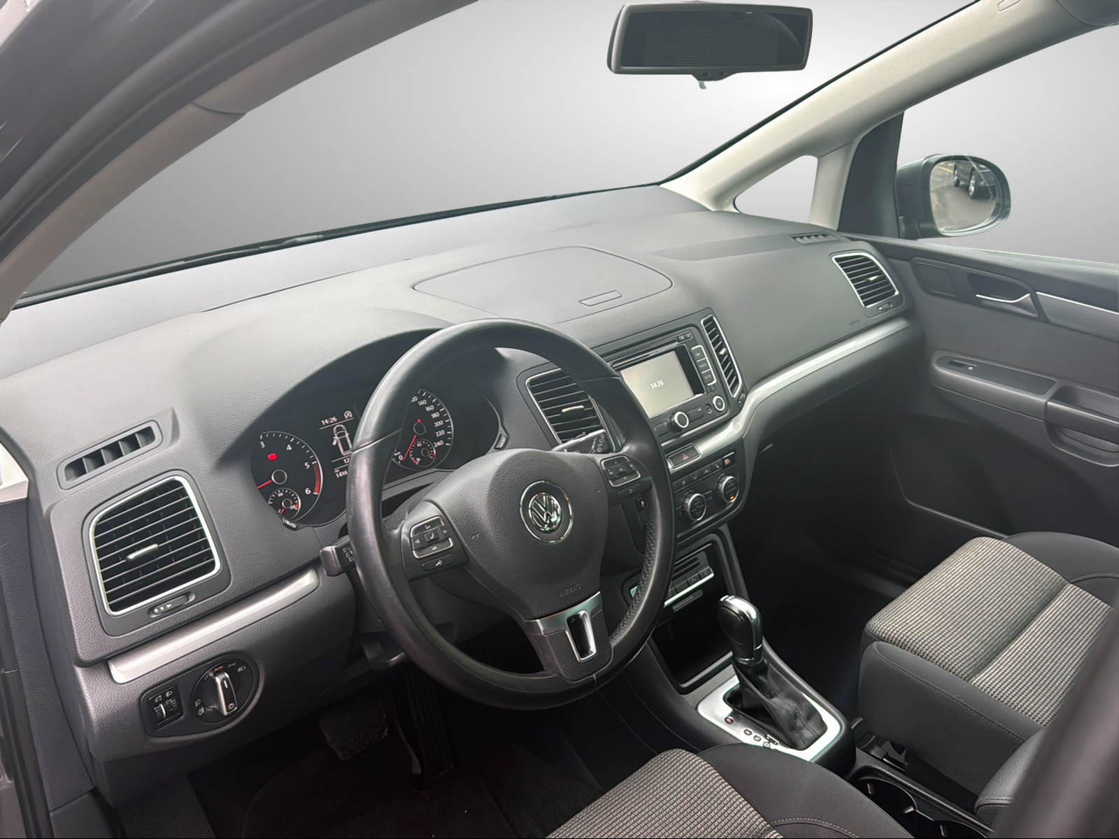 VW Sharan 2.0 TDI BMT Comfortline DSG-image-7