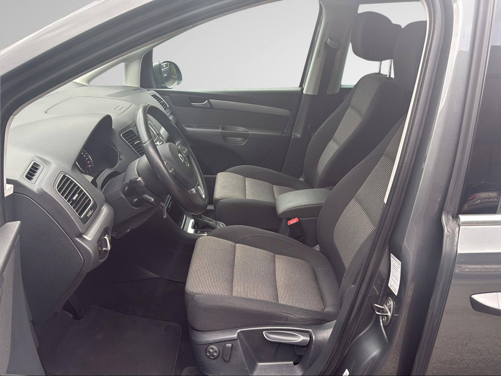 VW Sharan 2.0 TDI BMT Comfortline DSG-image-13