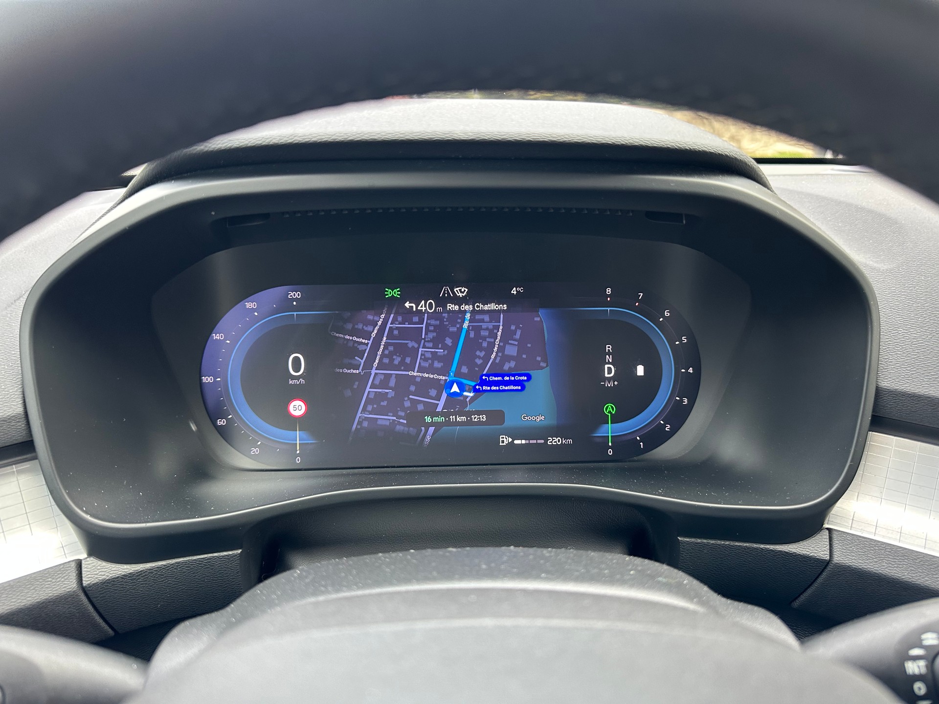 VOLVO XC40 B3 Benzin Mild Hybrid Plus Dark DCT-image-5