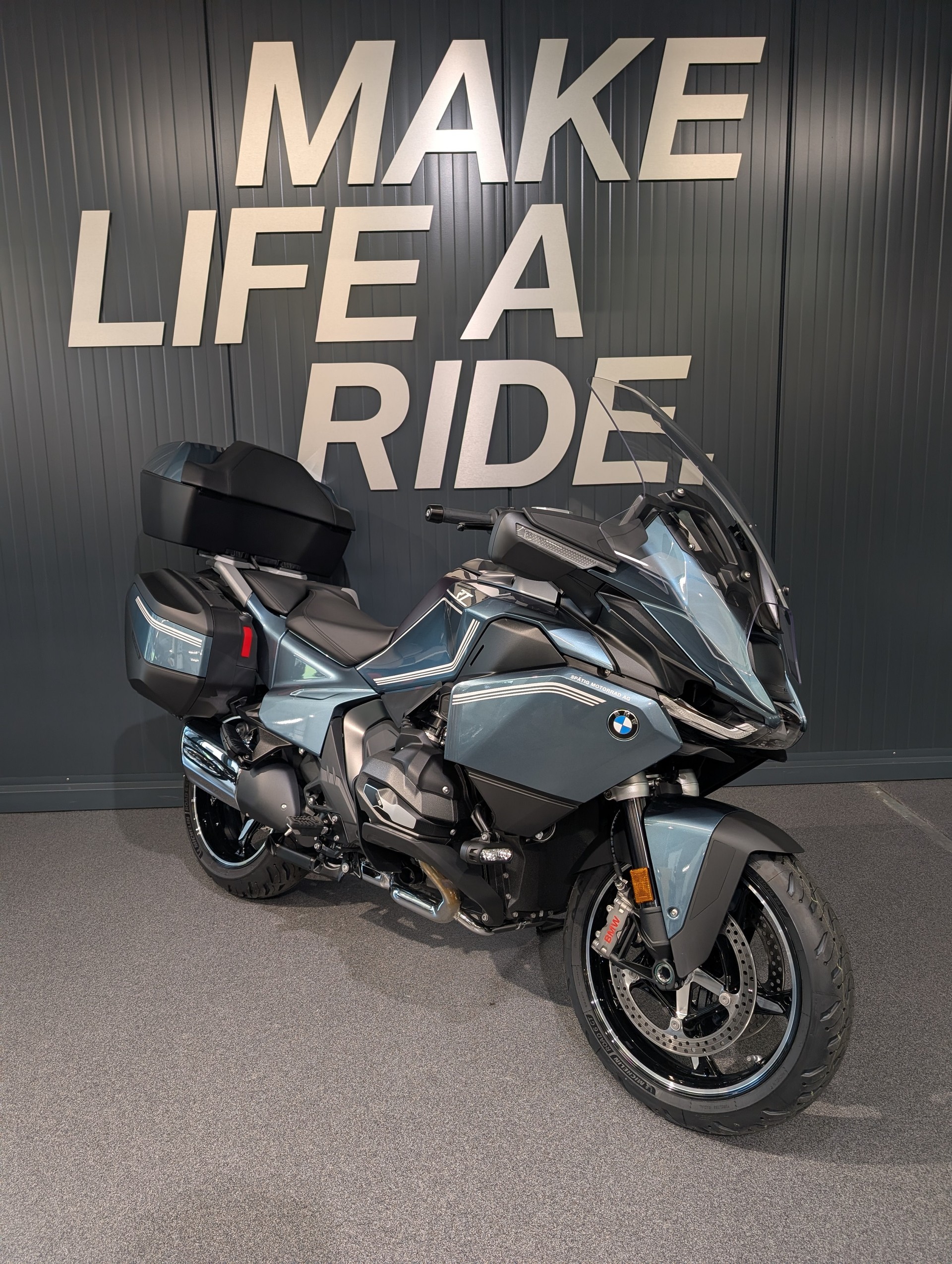 BMW R 1300 RT-image-1