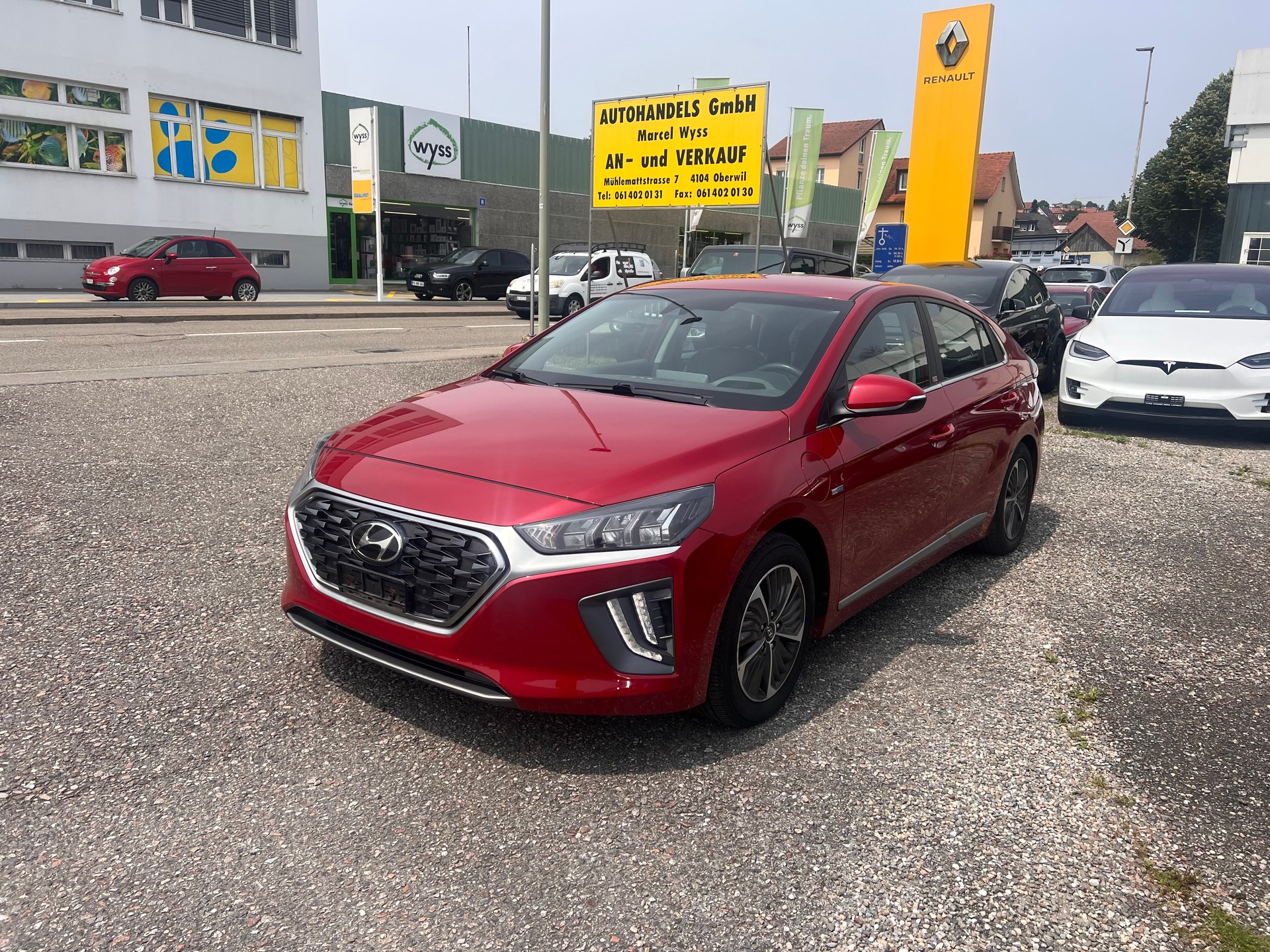 HYUNDAI Ioniq 1.6 GDi Plug in Hybrid Amplia DCT-showroom-element-2
