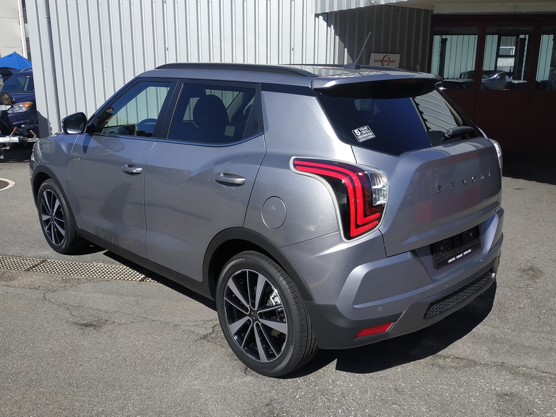 KGM-SsangYong Tivoli 1.5 T GDI Bronze 4WD Automat-showroom-element-3
