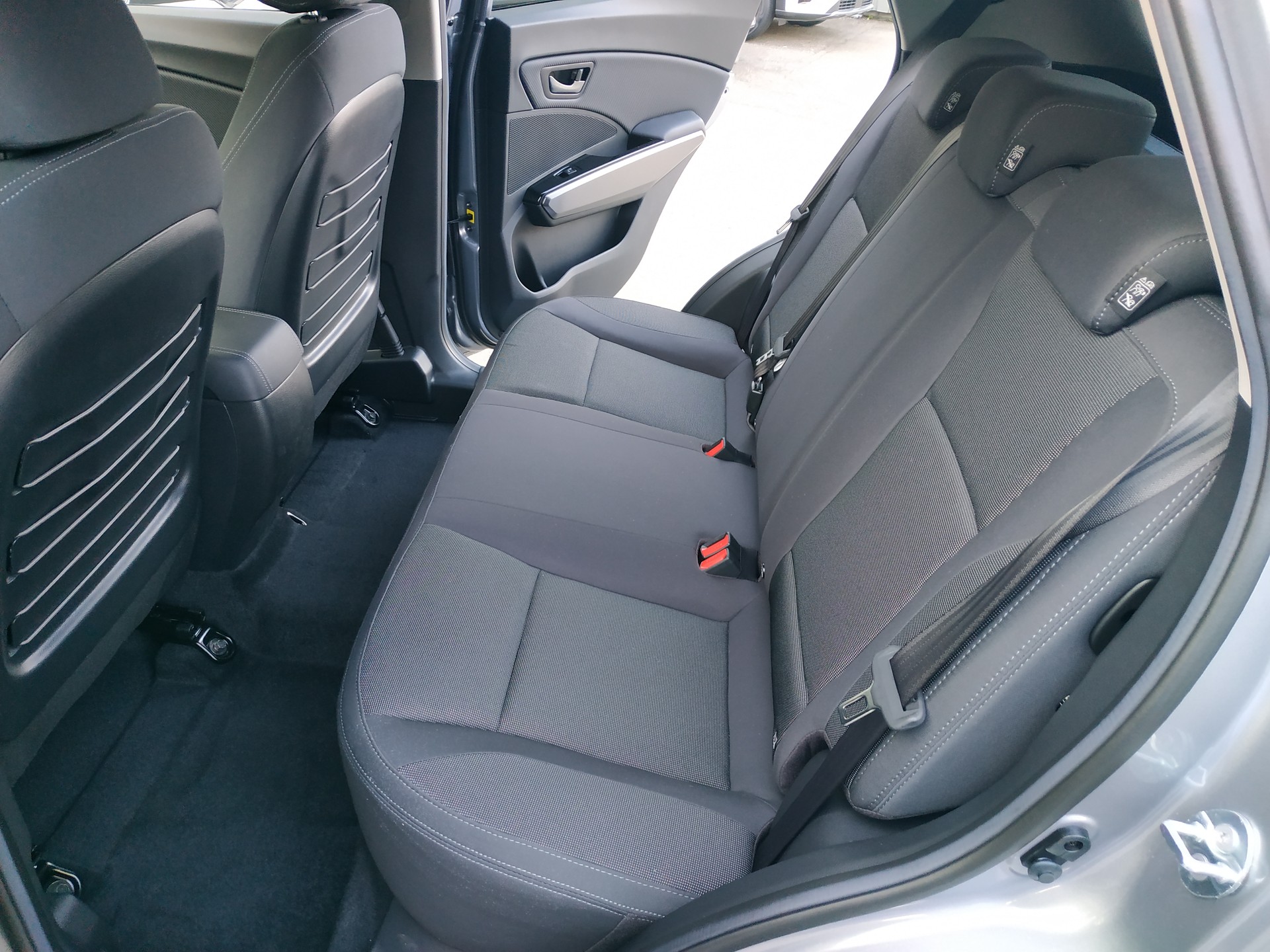 KGM-SsangYong Tivoli 1.5 T GDI Bronze 4WD Automat-image-19