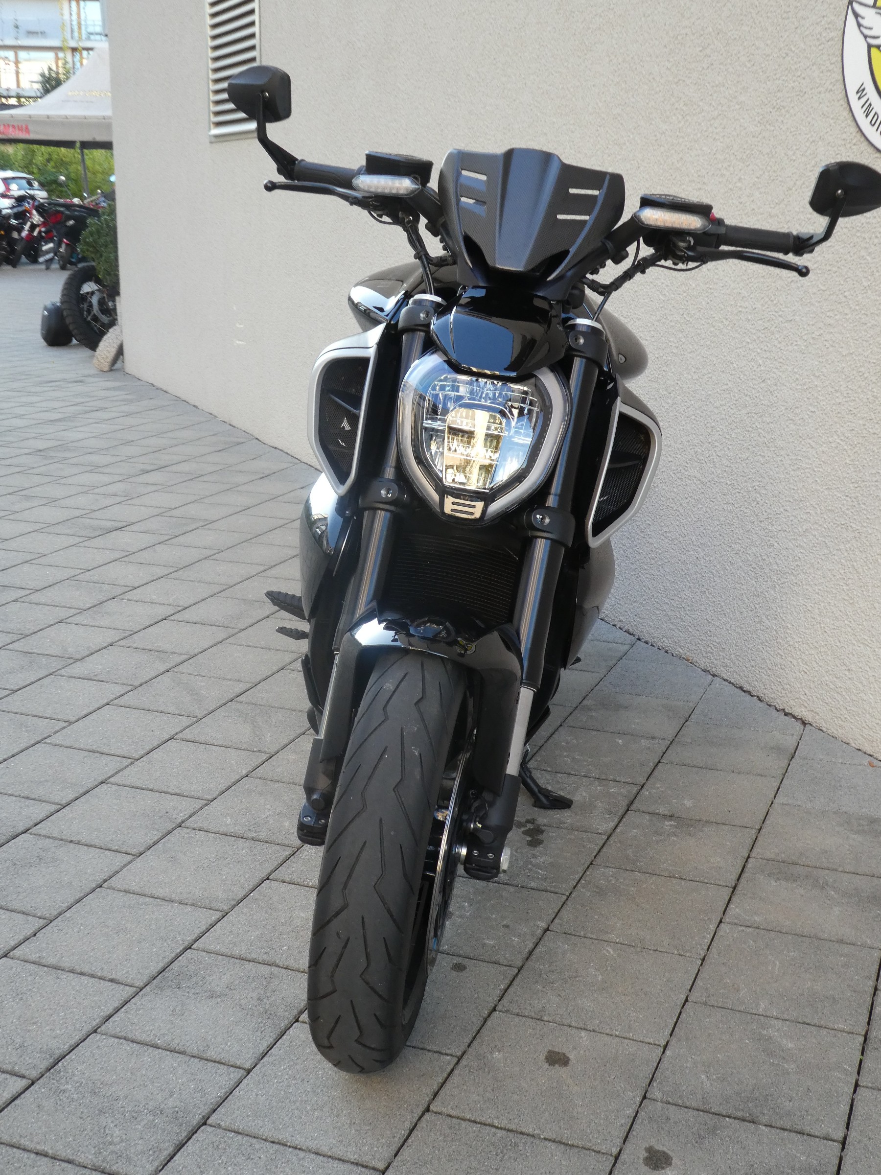 DUCATI Diavel V4-image-2