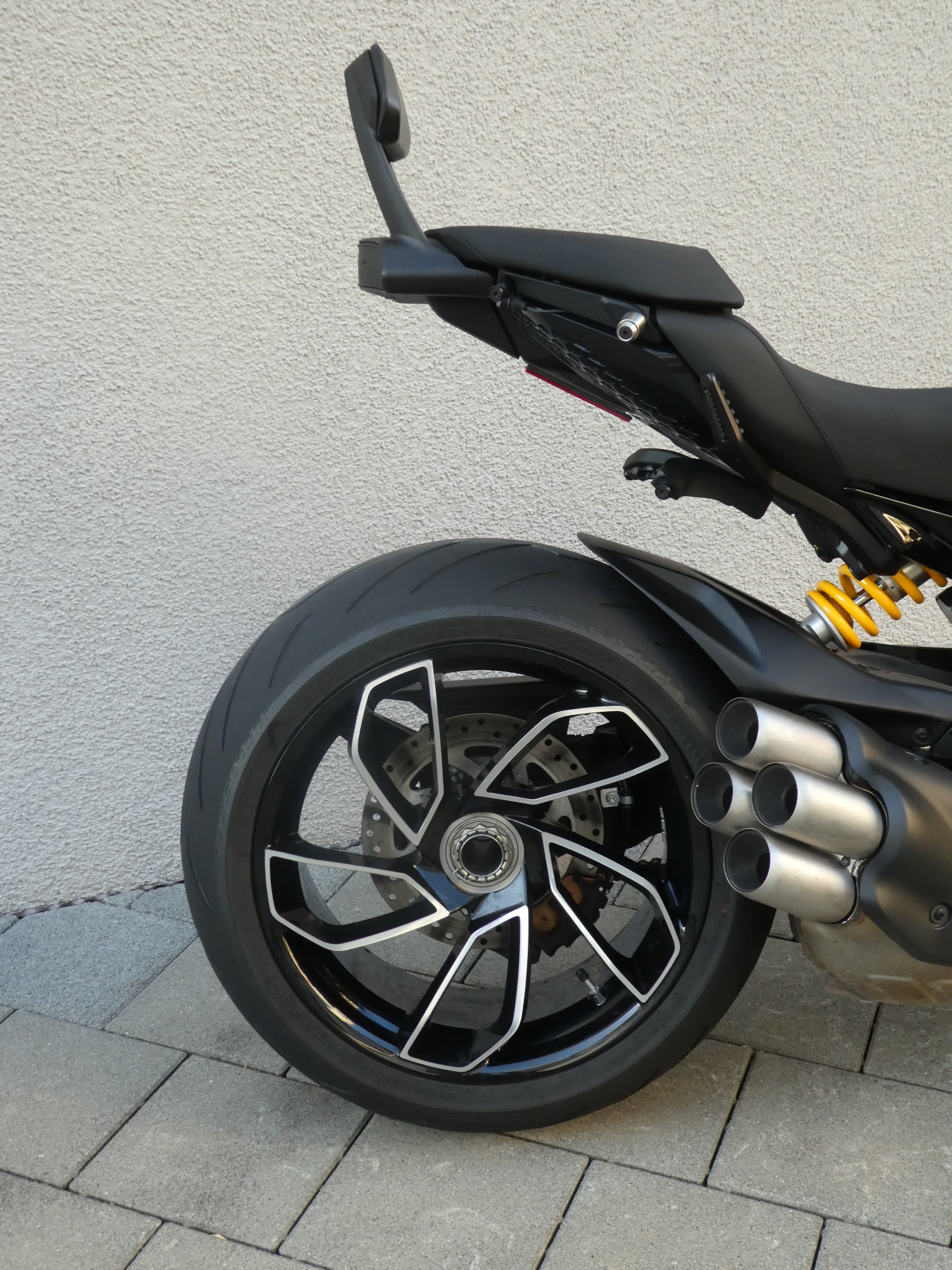 DUCATI Diavel V4-image-3