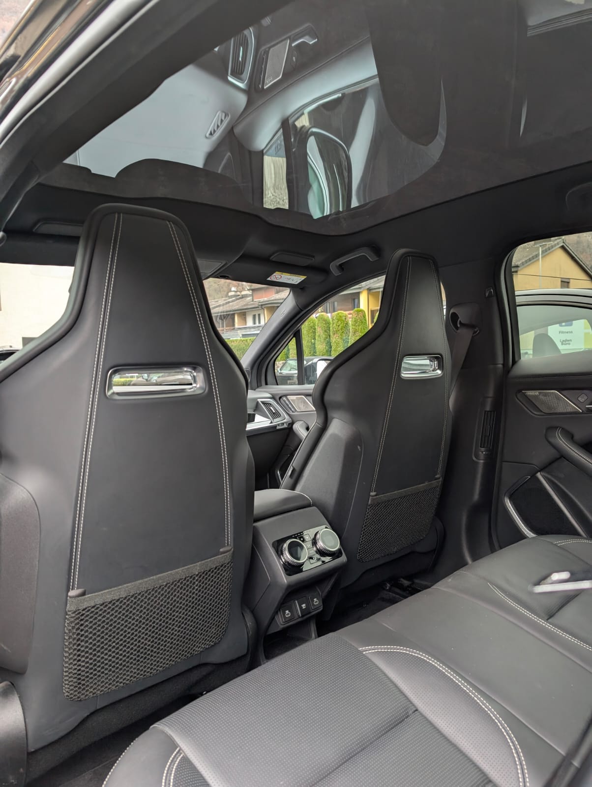 JAGUAR I-Pace EV400 HSE AWD-image-6