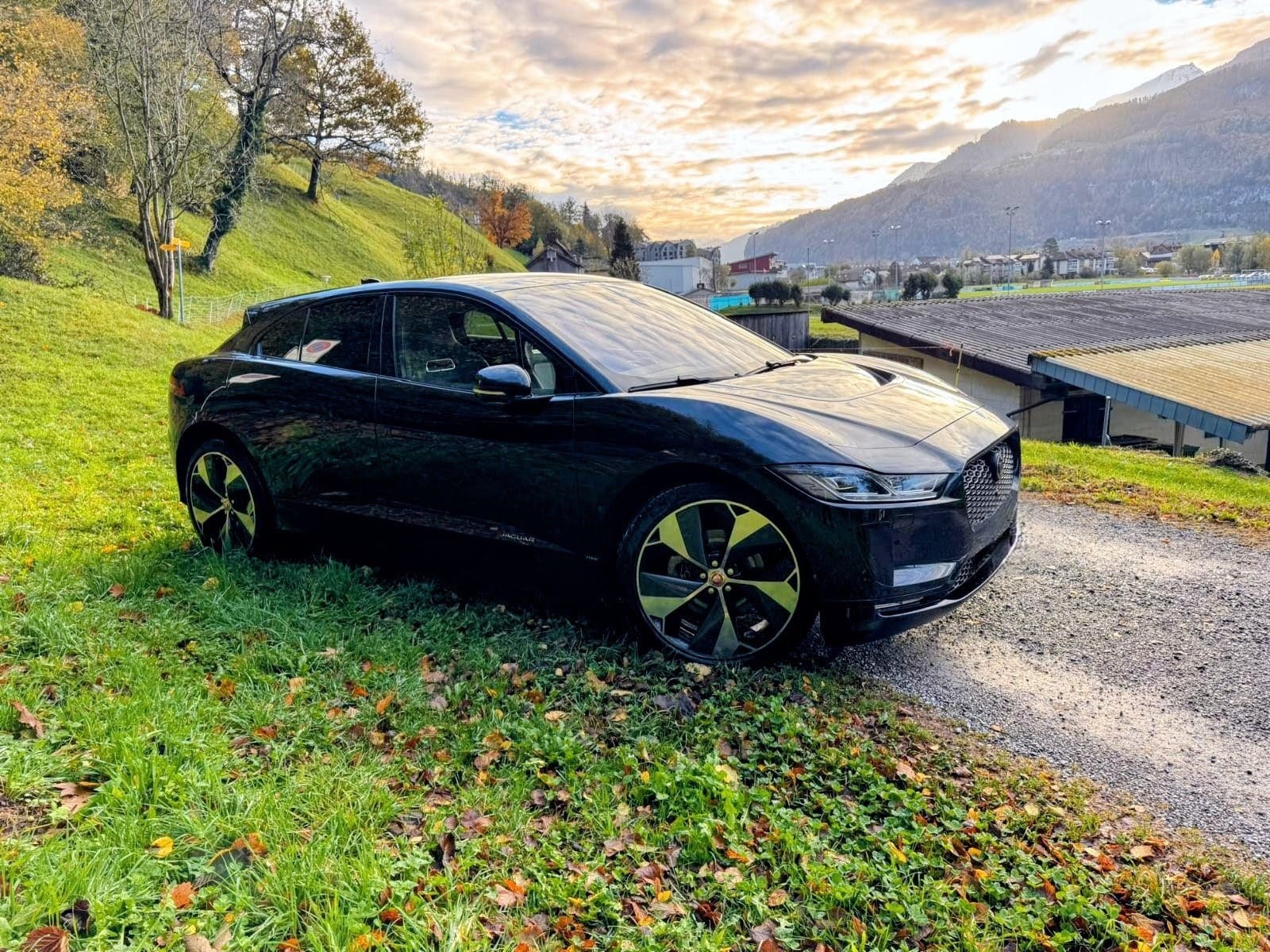 JAGUAR I-Pace EV400 HSE AWD-image-2