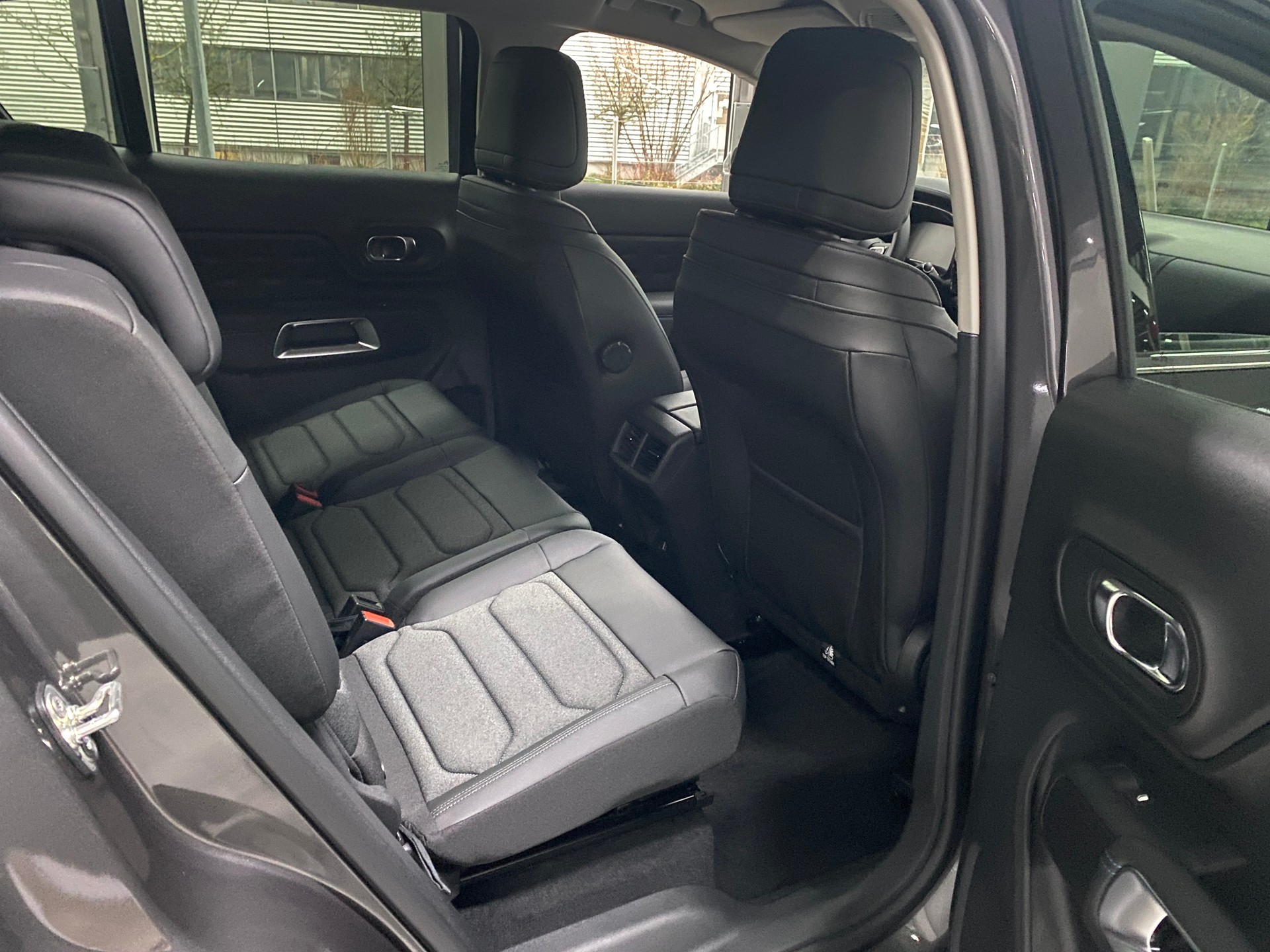 CITROEN C5 Aircross 1.6 PHEV Swiss Edition-image-5