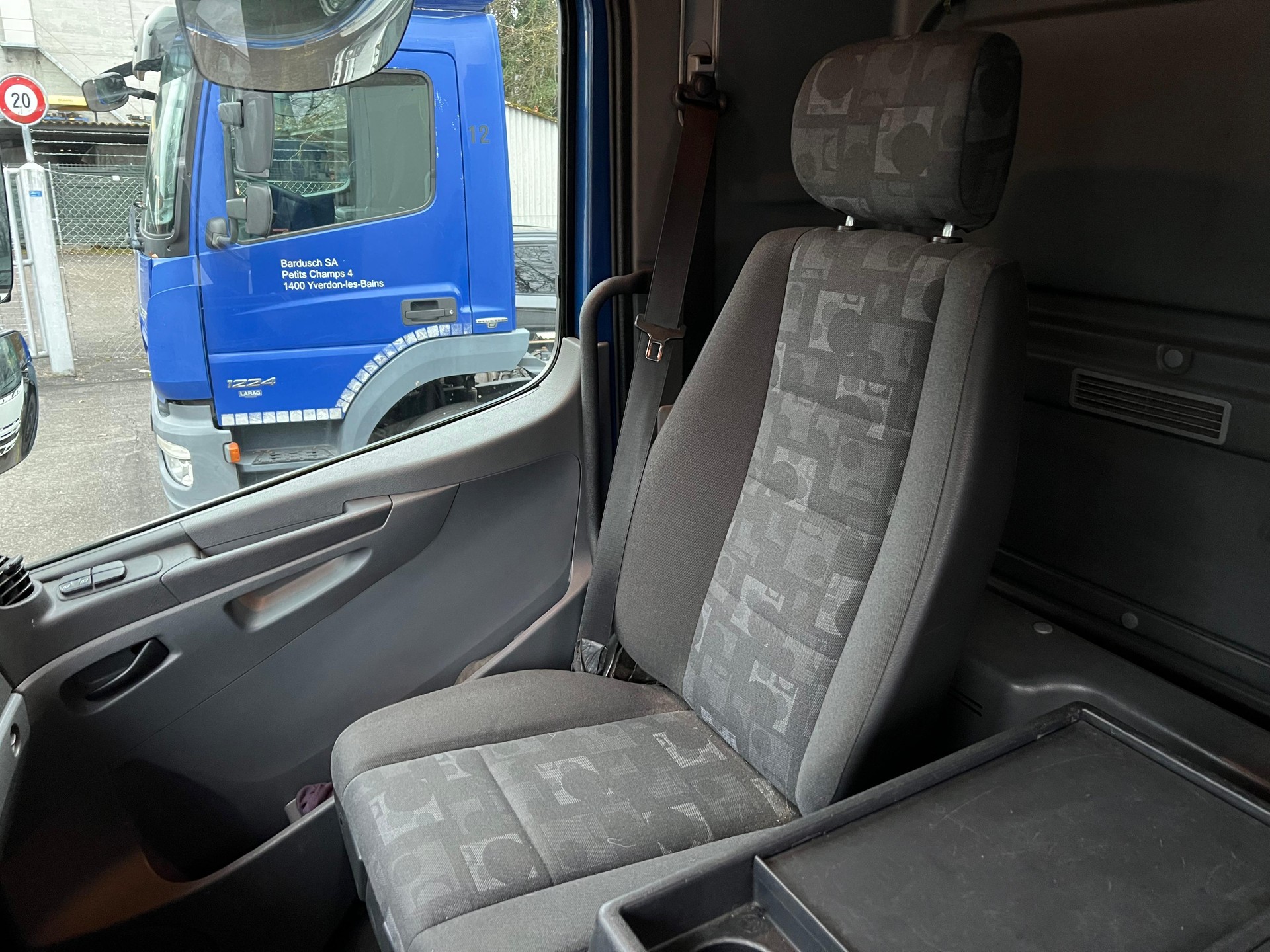MERCEDES-BENZ-image-7
