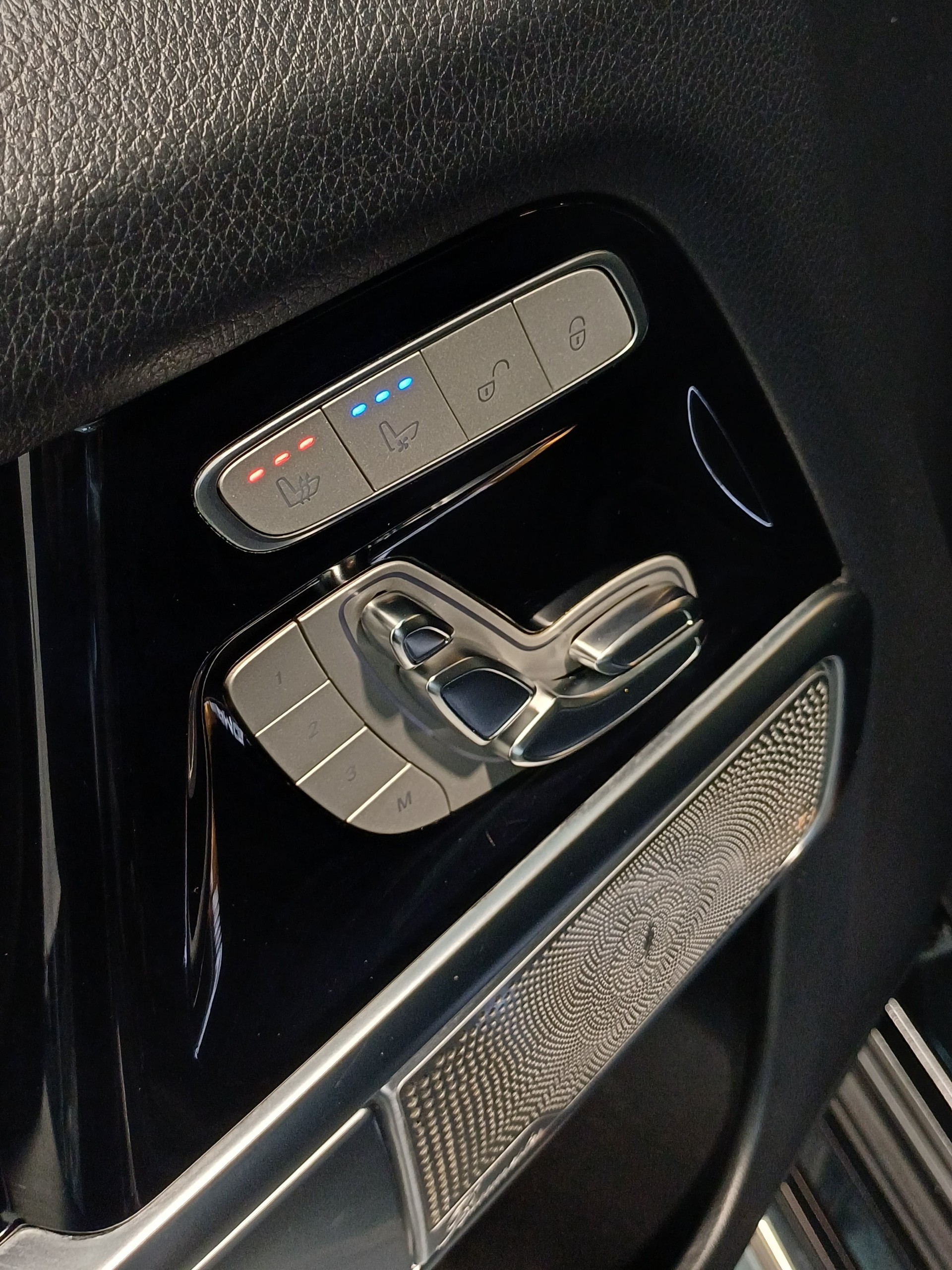 MERCEDES-BENZ MB-G 63 AMG "CH AUTO" "NEU AB MFK" SPEEDSHIFT PLUS G-TRONIC. VOLL AUSSTATTUNG !! UNFALLFREI MIT AHK.-image-29