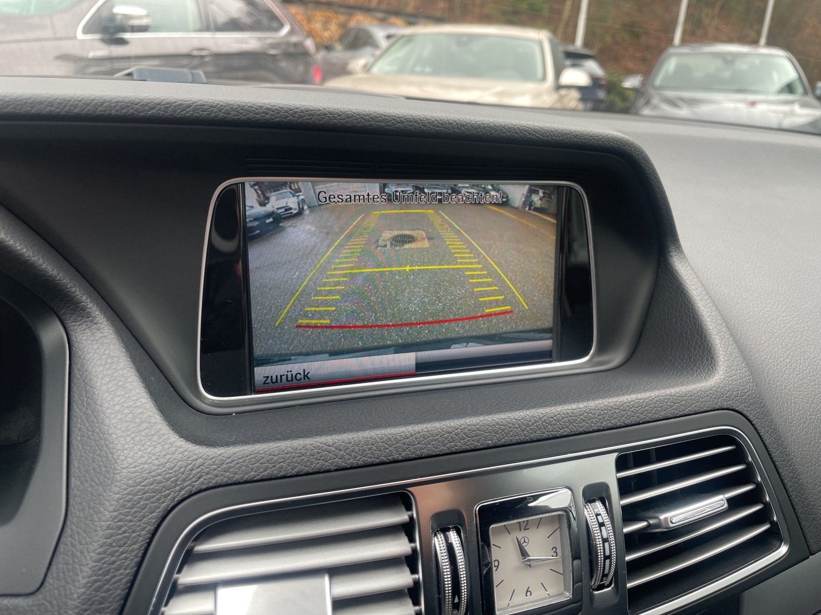 MERCEDES-BENZ E 250 7G-Tronic-image-17
