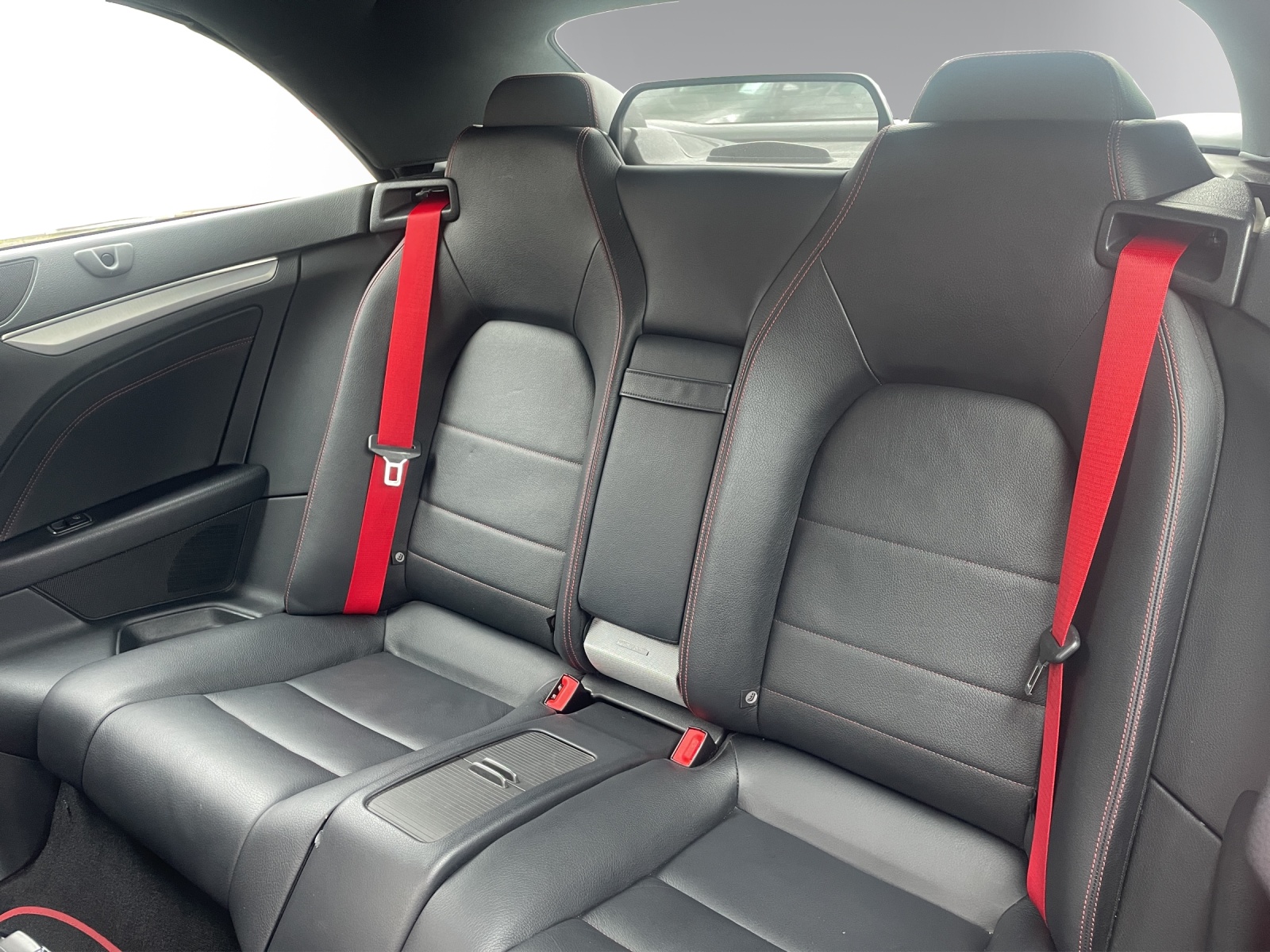 MERCEDES-BENZ E 250 7G-Tronic-image-18