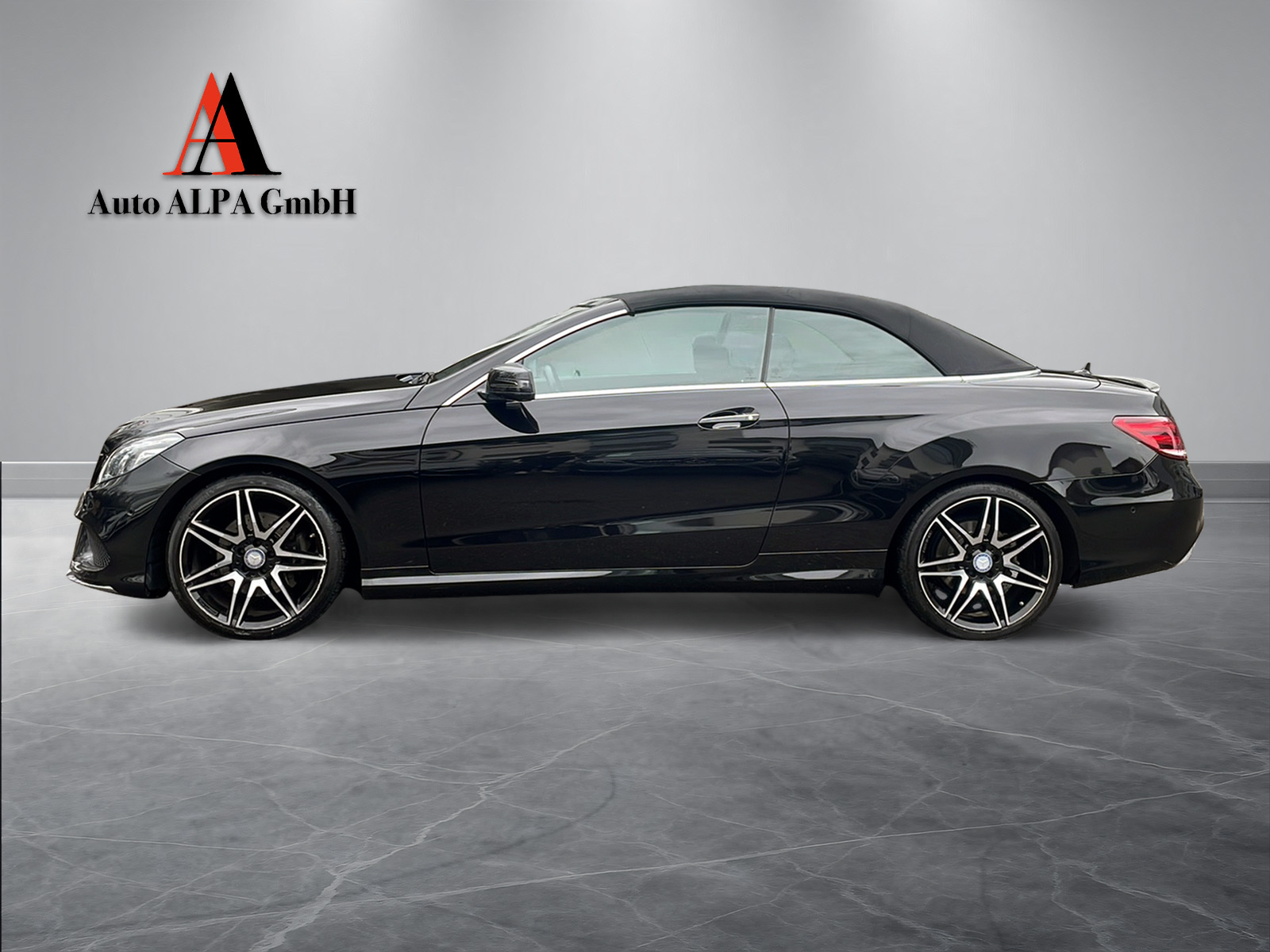 MERCEDES-BENZ E 250 7G-Tronic-showroom-element-1