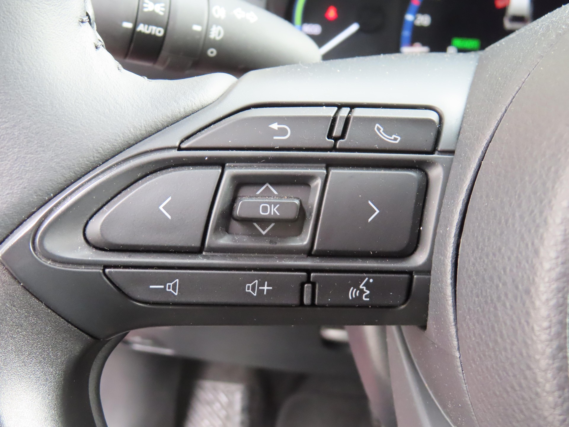 TOYOTA Yaris Cross 1.5 VVT-i HSD Adventure AWD-i-image-15