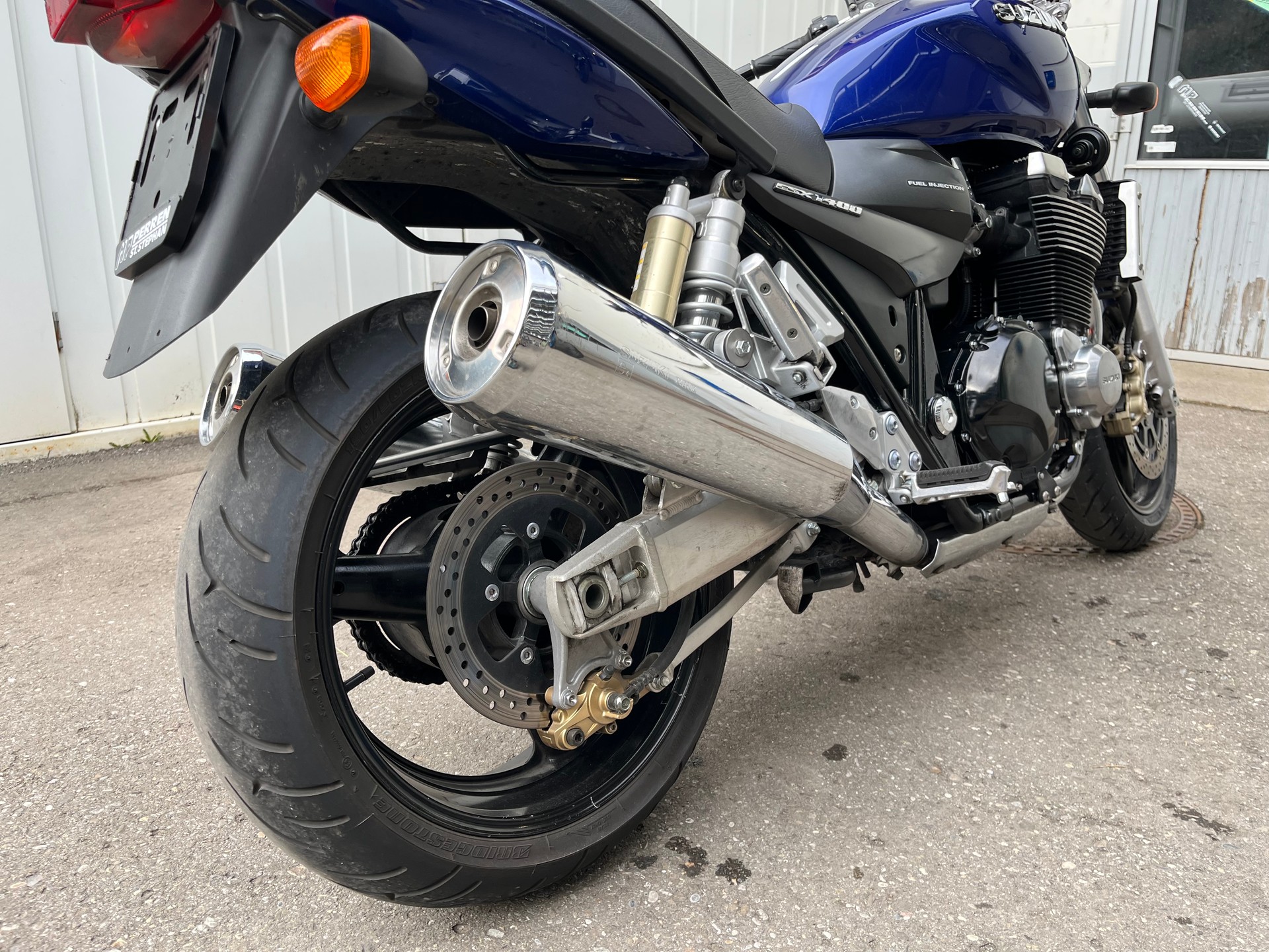 SUZUKI GSX 1400 K2-image-4