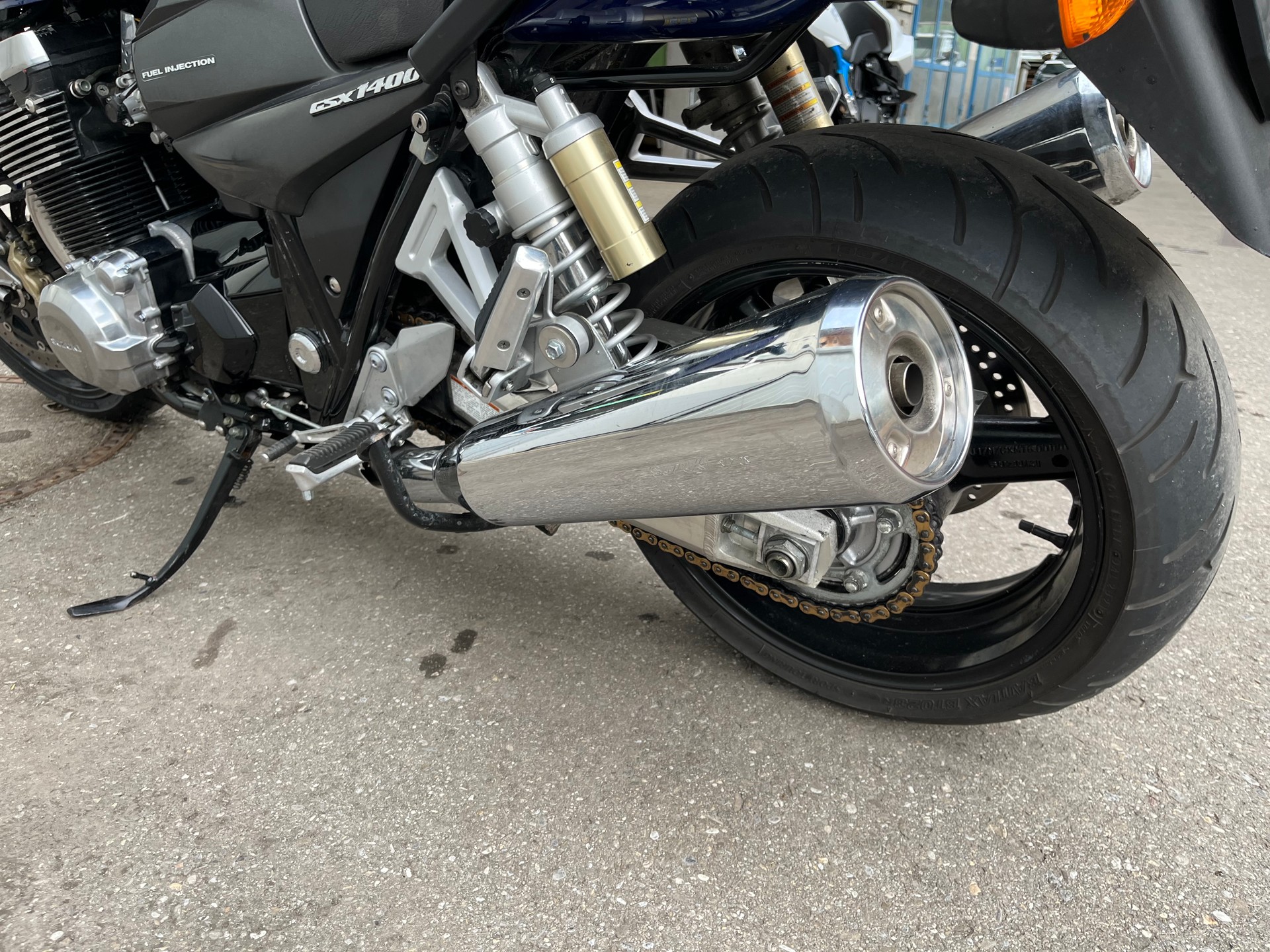 SUZUKI GSX 1400 K2-image-3