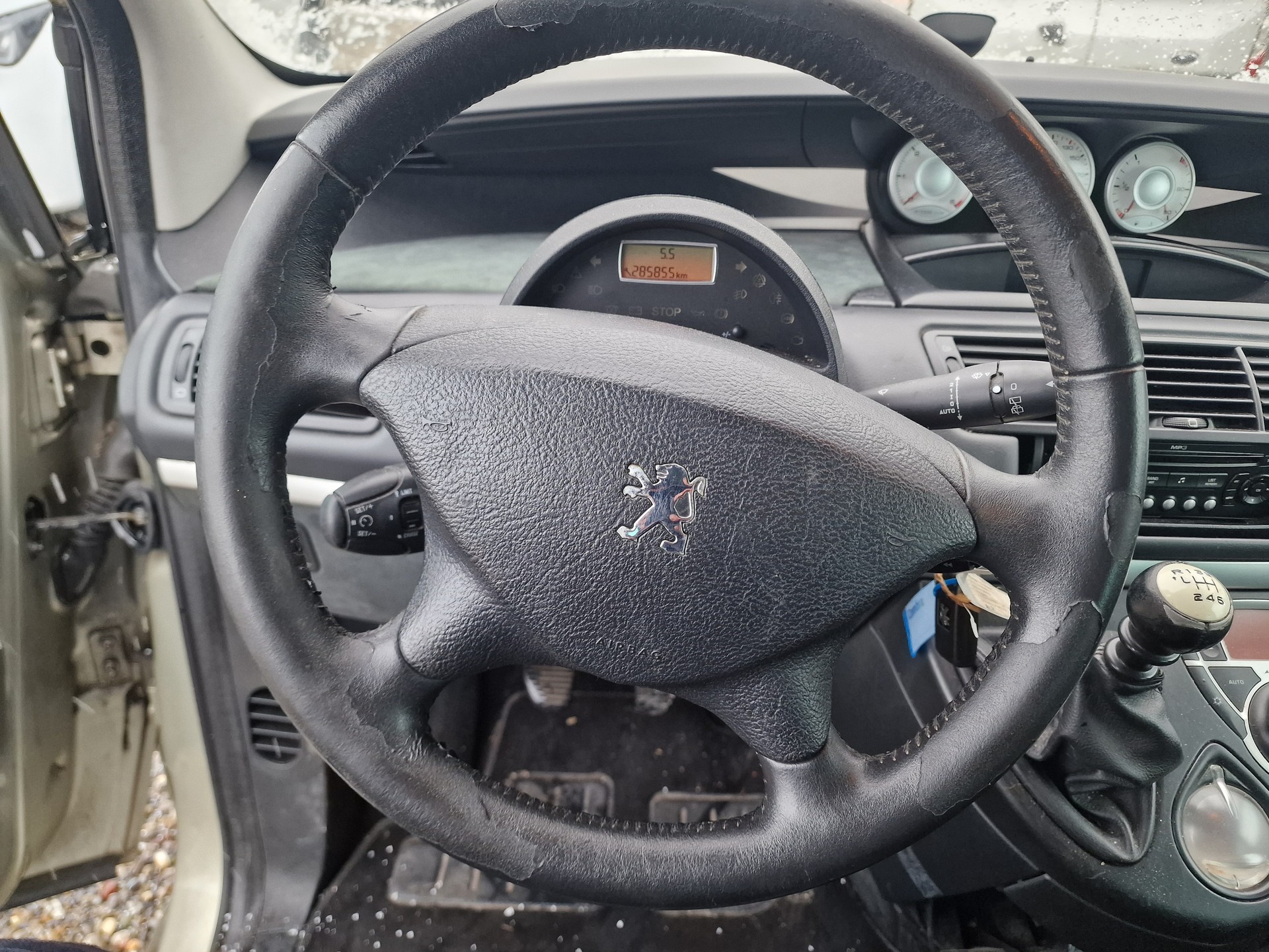 PEUGEOT 807 2.2 16V HDi Family+-image-5