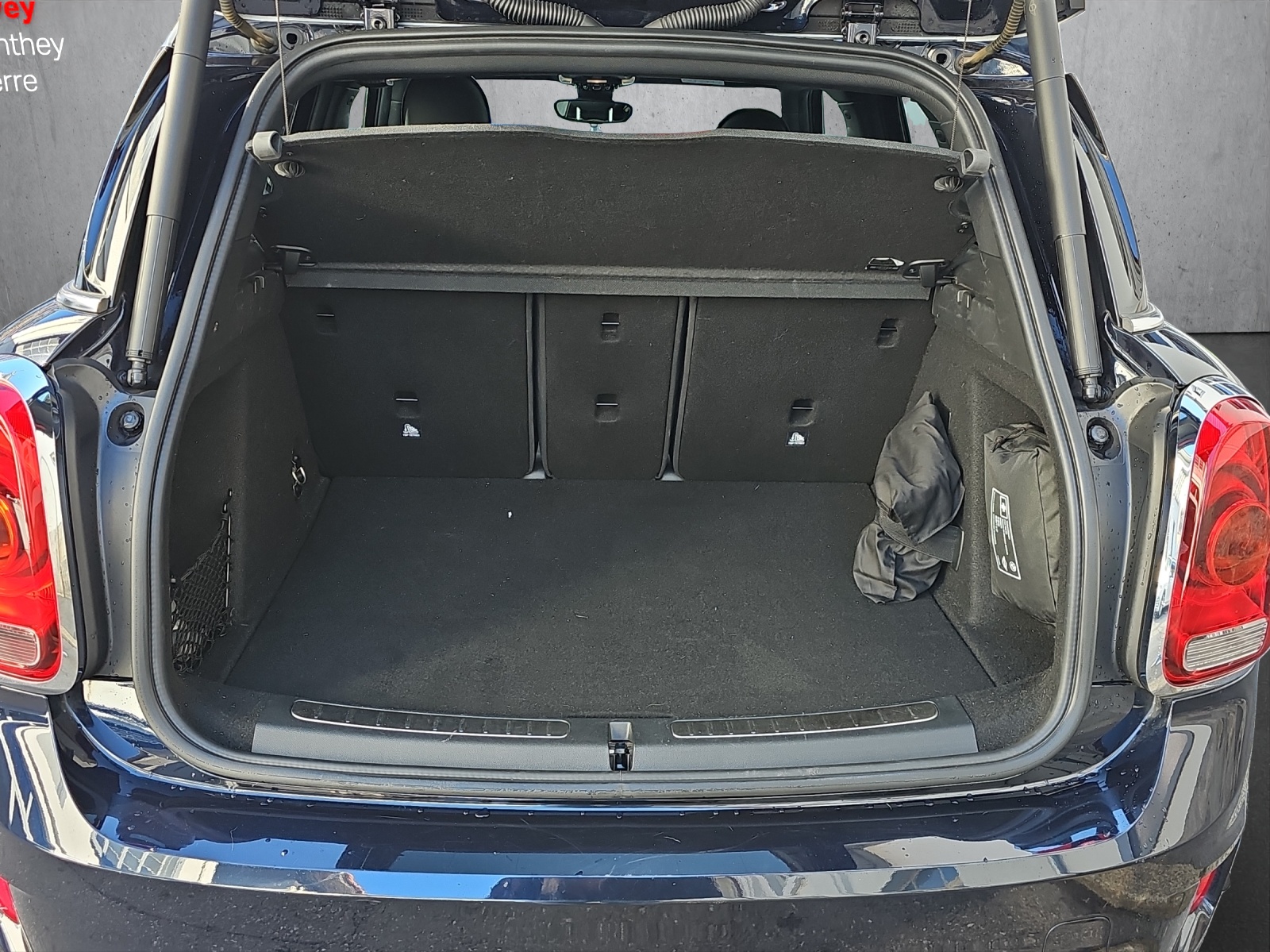 MINI Countryman Cooper S E ALL4 PHEV Steptronic-image-13