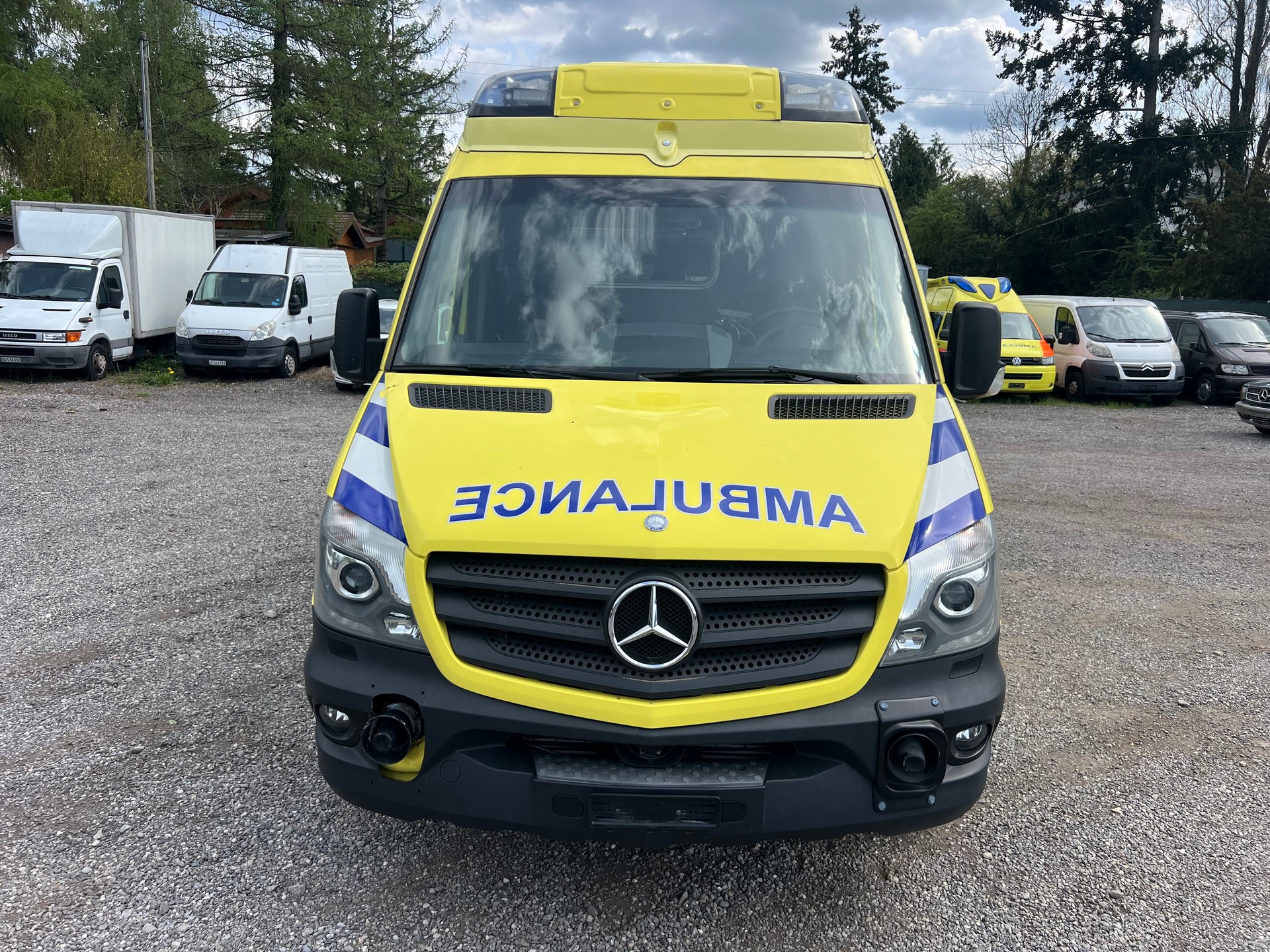 MERCEDES-BENZ AMBULANCE Sprinter 319 BlueTec Standard 7G-Tronic-image-1