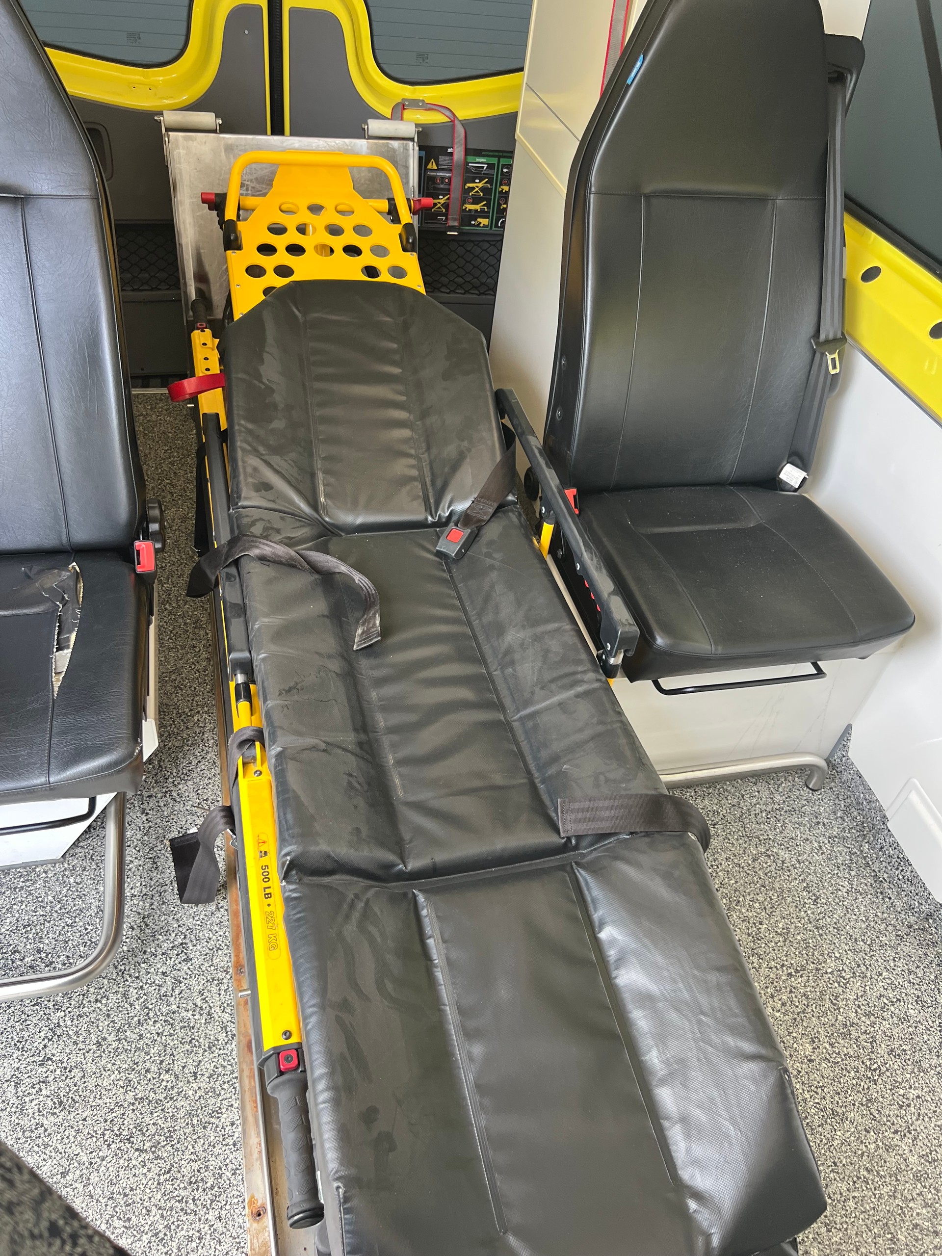MERCEDES-BENZ AMBULANCE Sprinter 319 BlueTec Standard 7G-Tronic-image-14