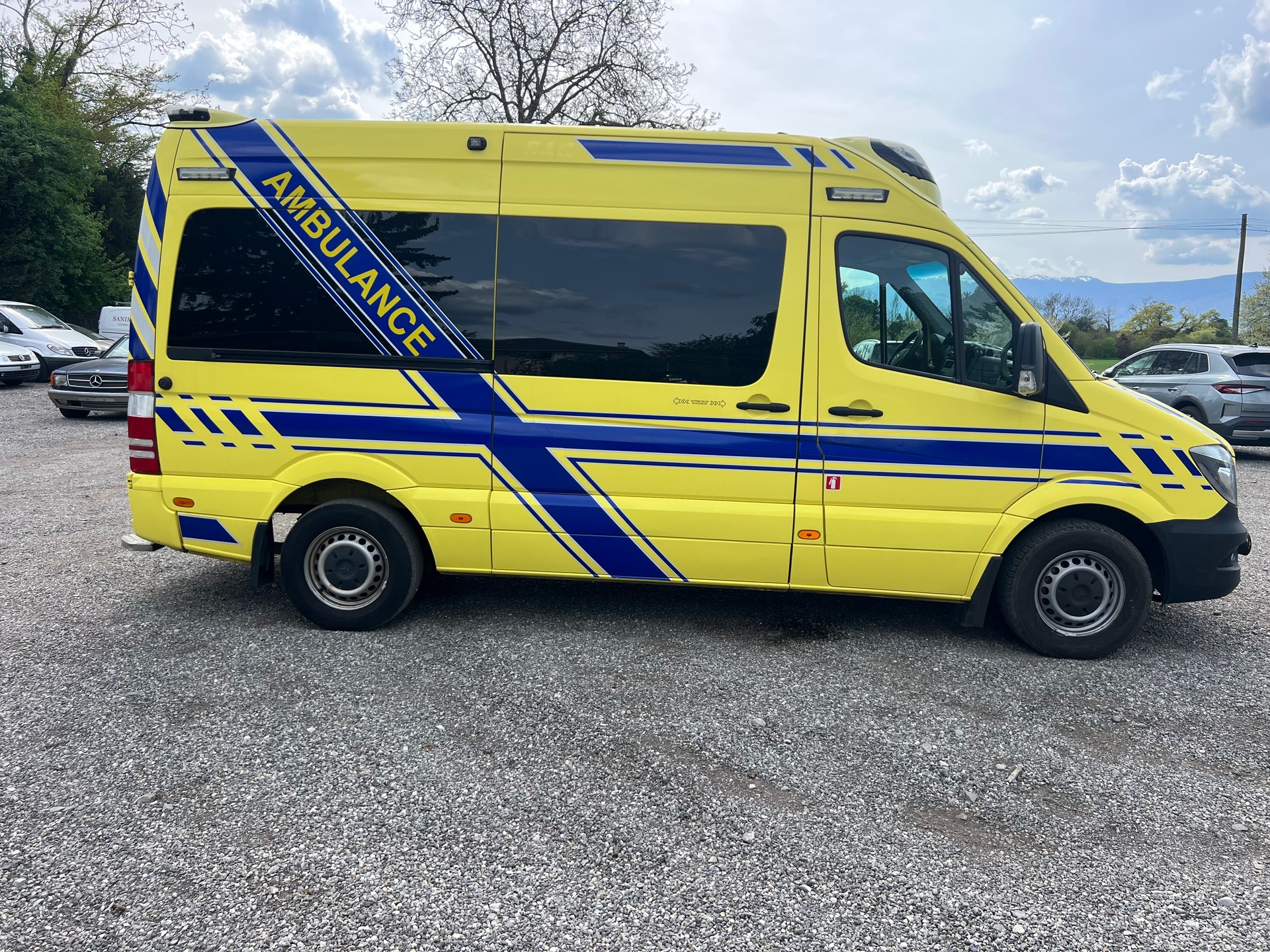 MERCEDES-BENZ AMBULANCE Sprinter 319 BlueTec Standard 7G-Tronic-image-6
