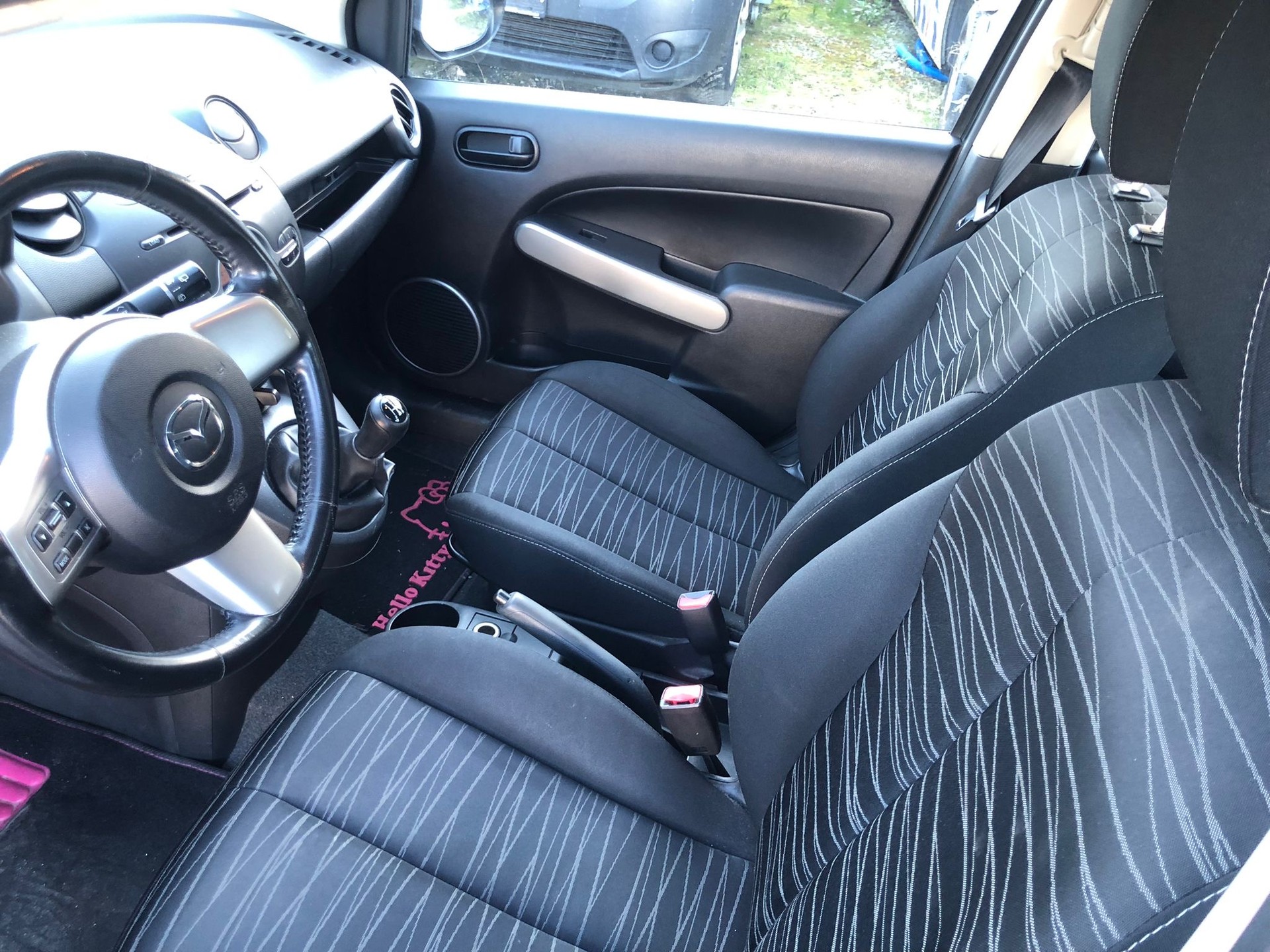 MAZDA 2 1.3i 16V Exclusive-image-12