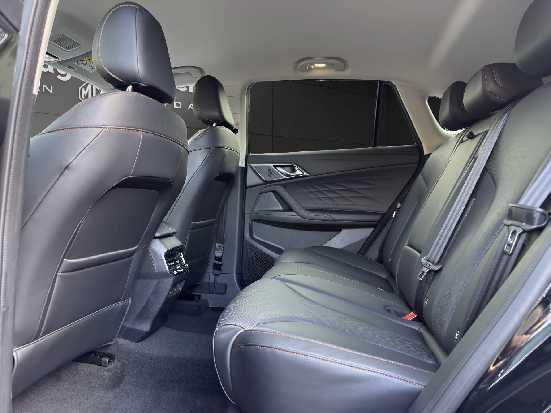 MG HS 1.5 Hybrid Luxury-image-11