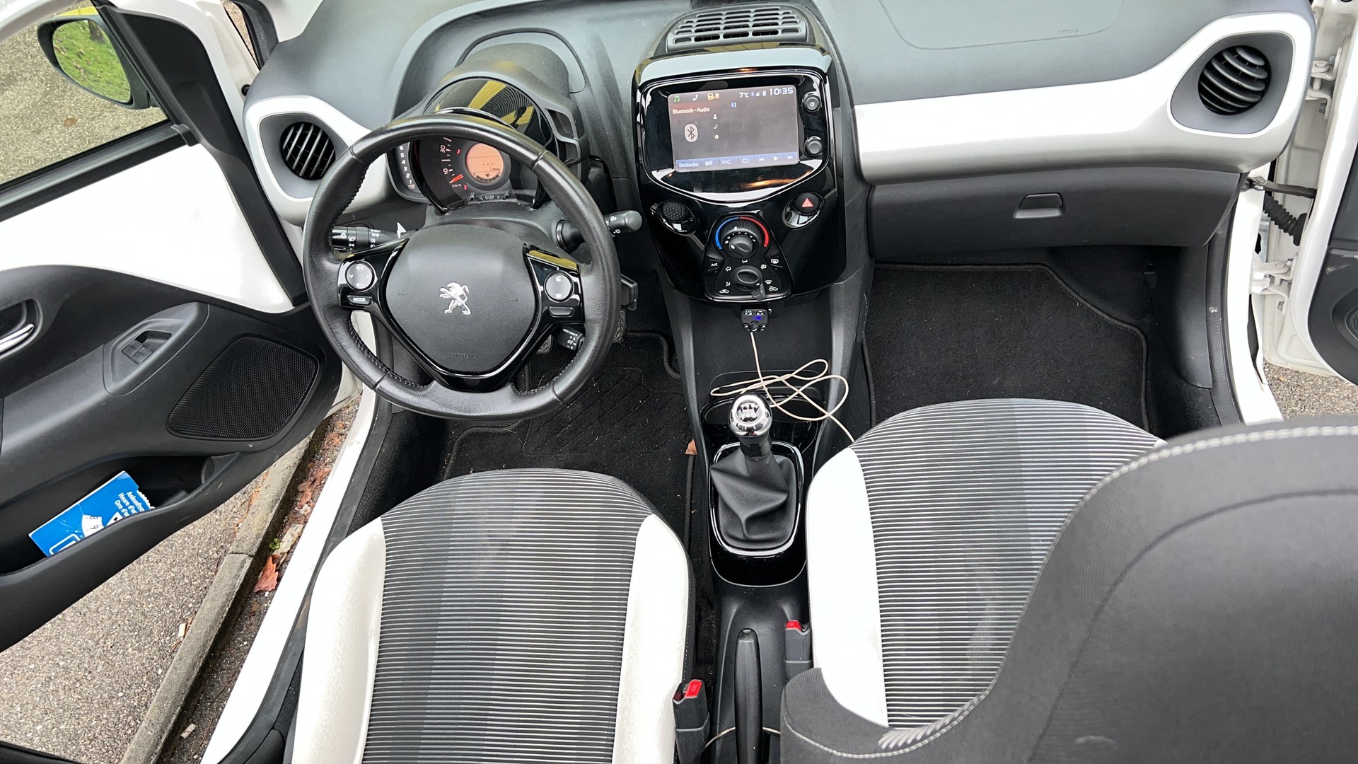PEUGEOT 1.2 PureTech Allure Top-image-2