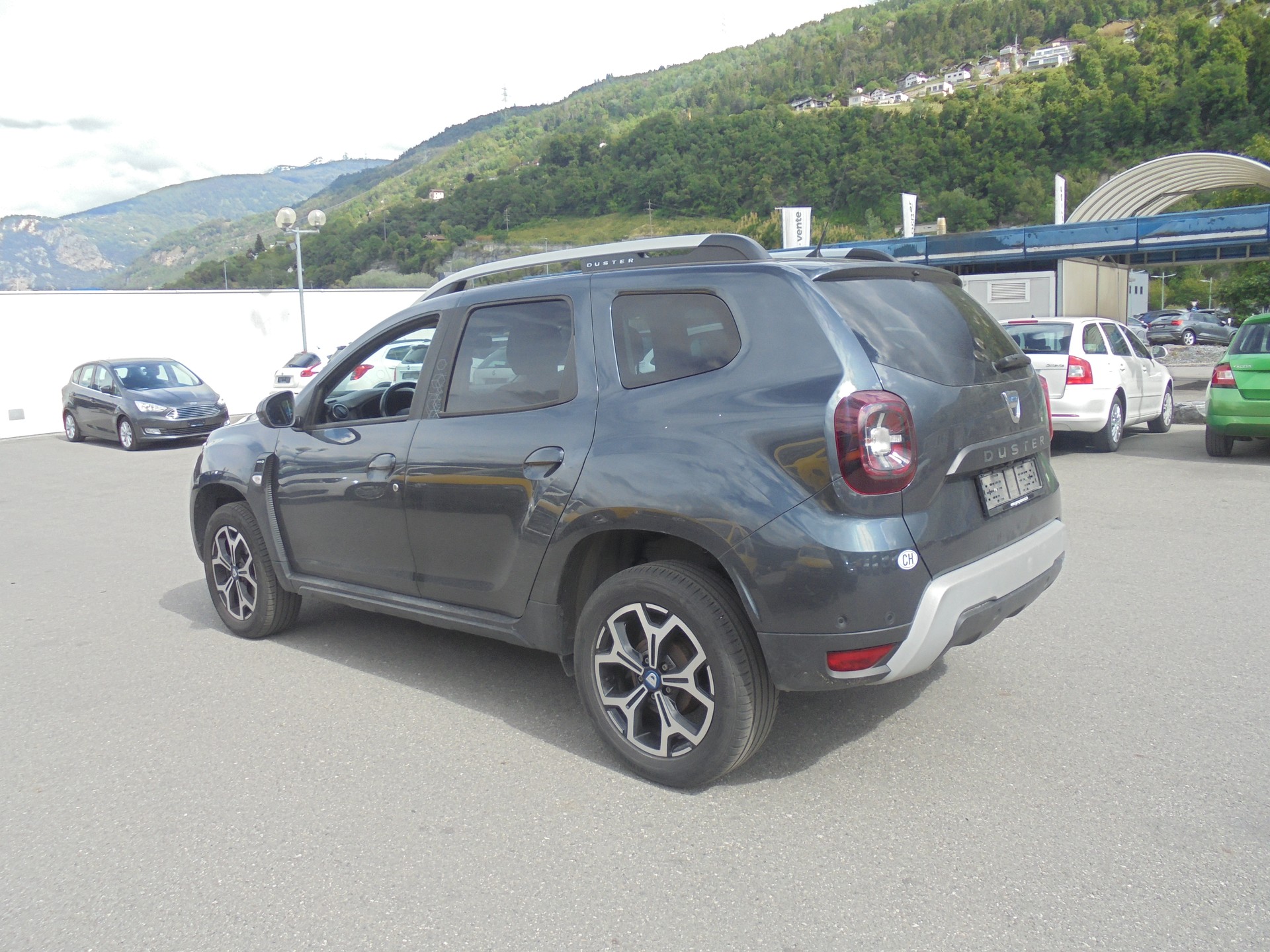 DACIA Duster TCe 150 Celebration 4x4-image-5
